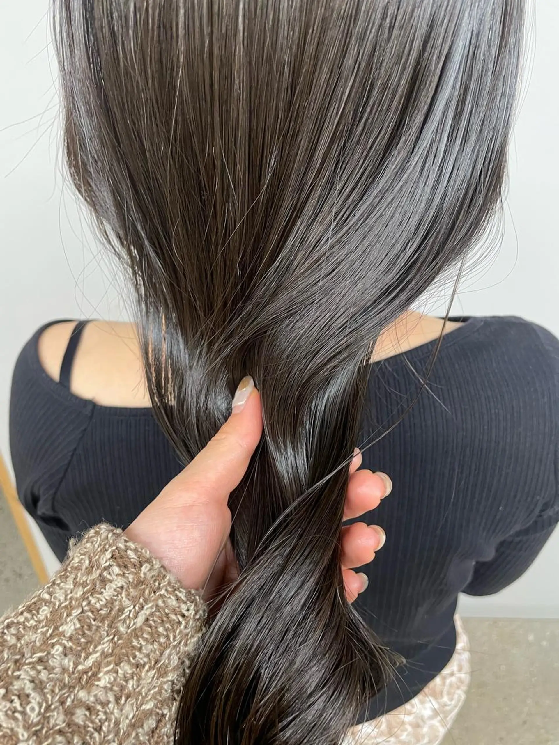 ロング カラー オリーブカラー Koto🌿 ブリーチなしカラーのヘアスタイル