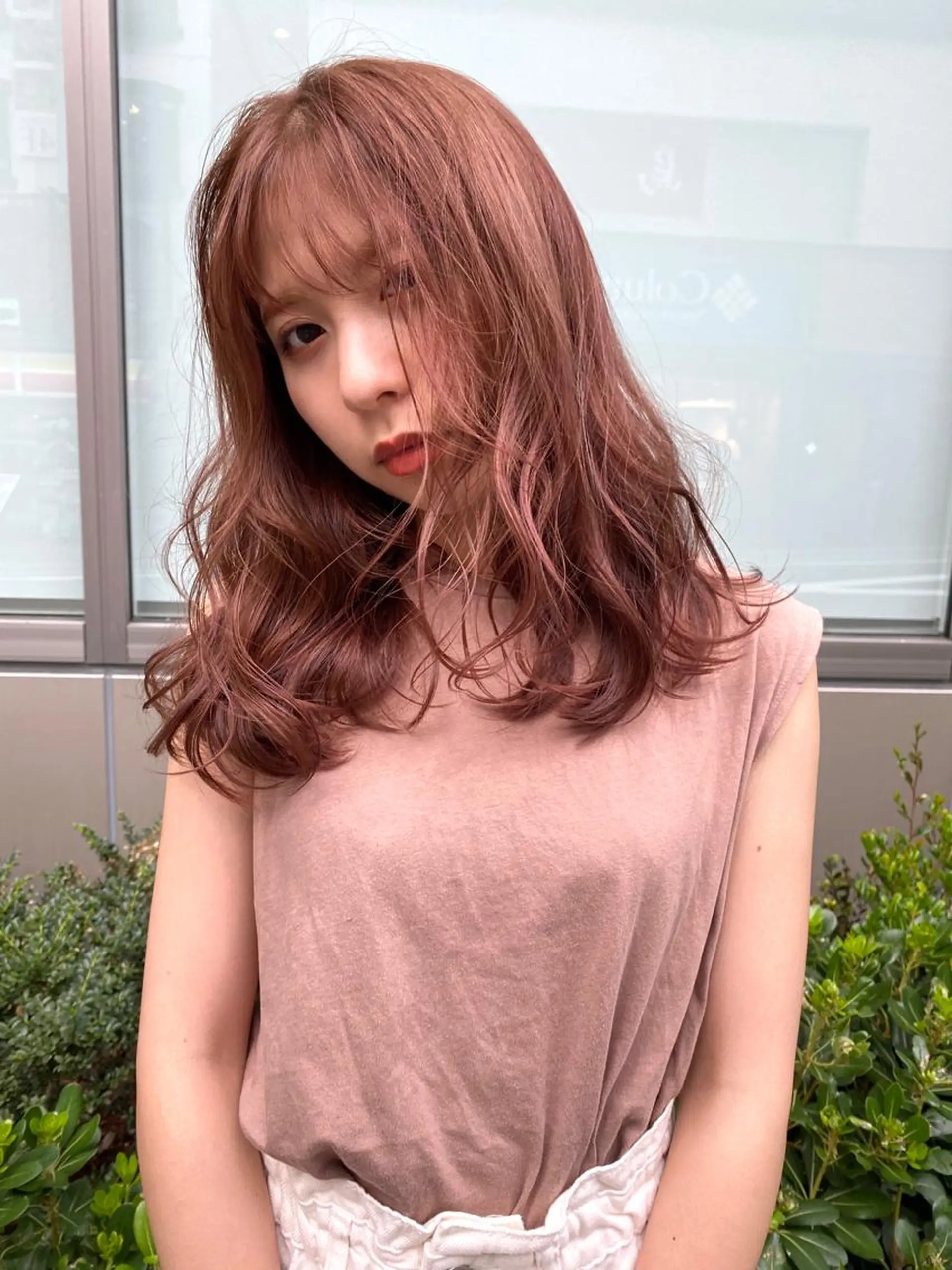 セミロング カラー 艶ハイトーンブリーチ 🌈小林侑雅のヘアスタイル