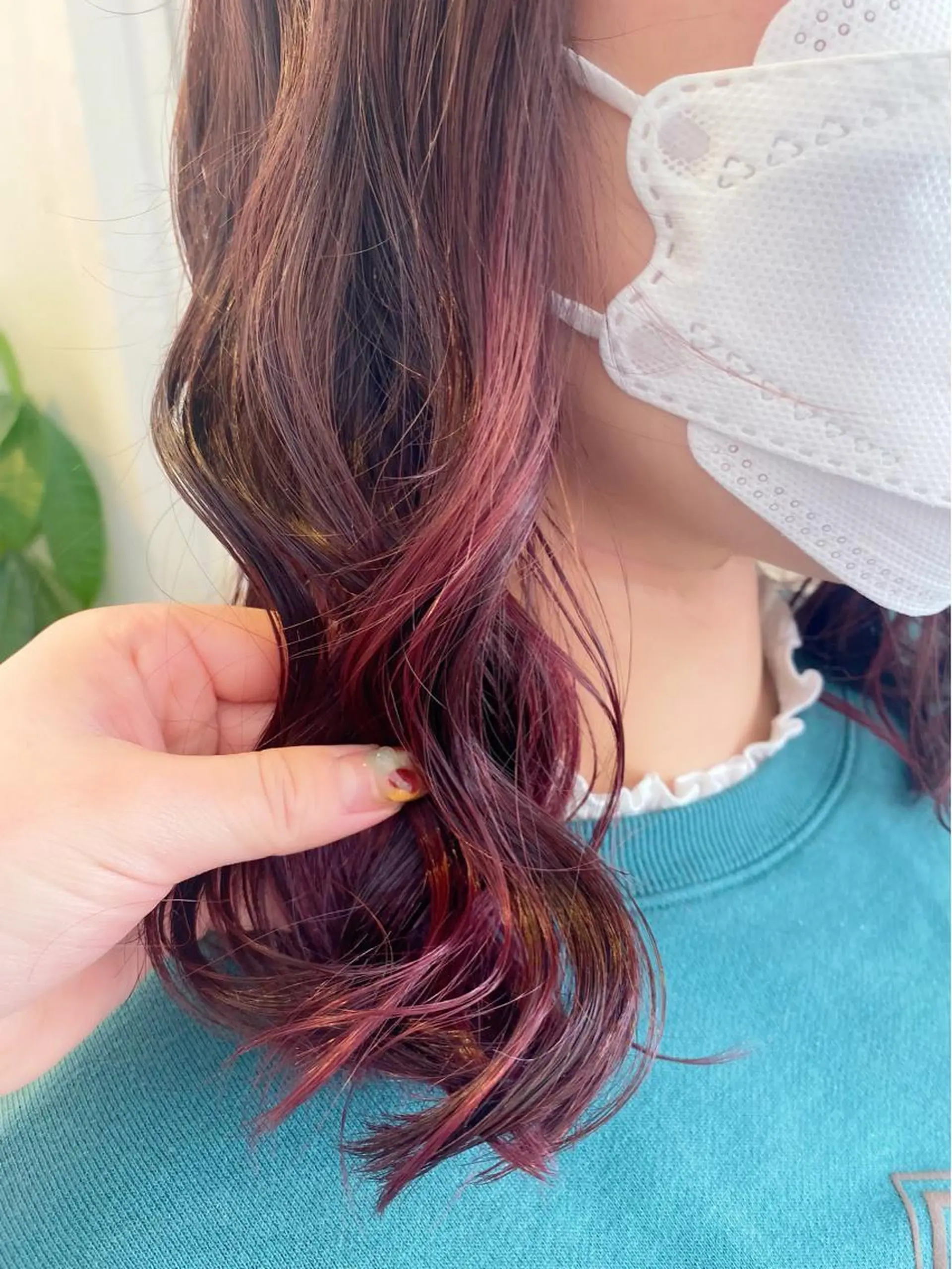 セミロング カラー ヘアアレンジ tomona. iの眉毛・アイブロウイメージ