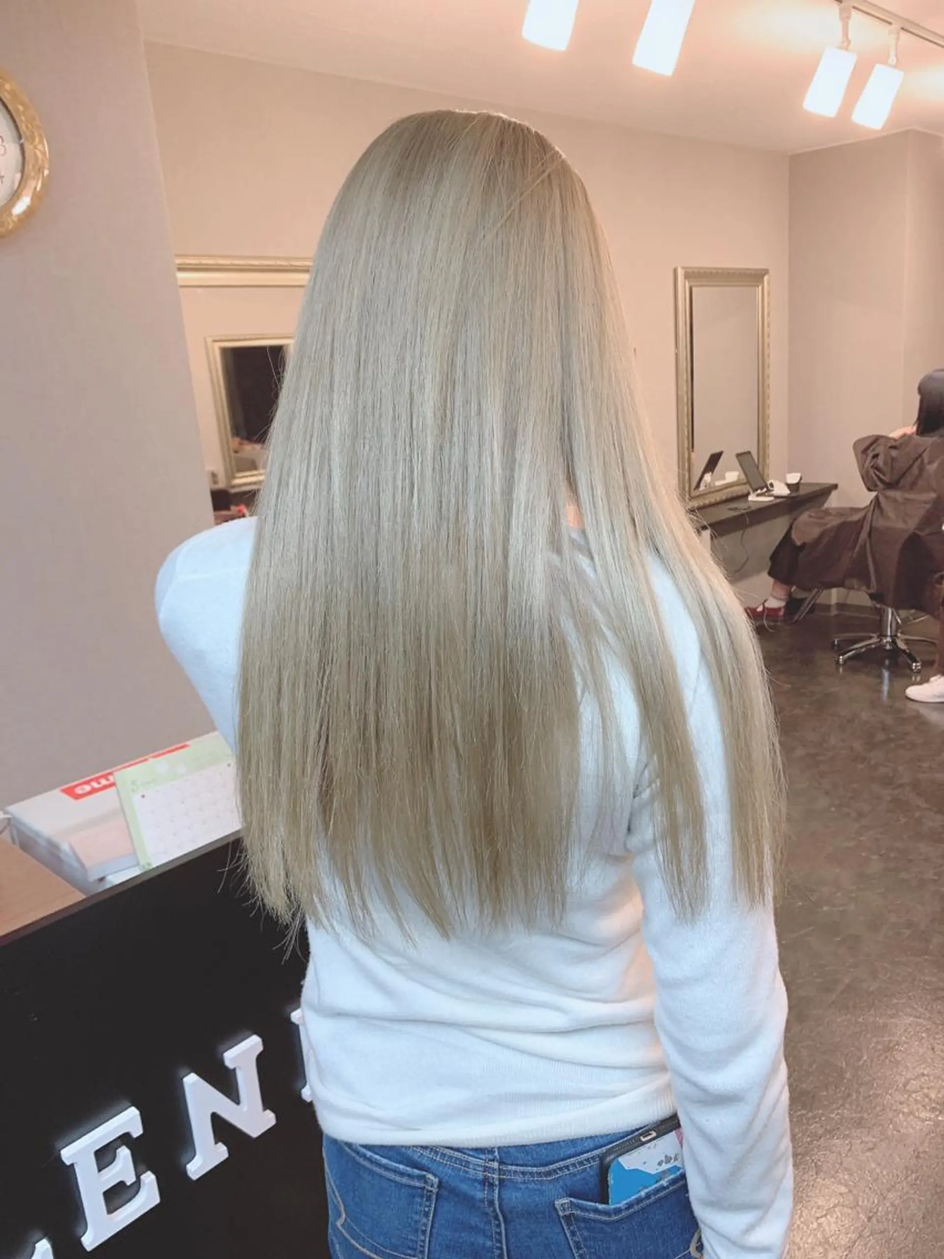 ミディアム カラー アッシュ バレイヤージュ ブリーチ ダブルカラー グラデーションカラー カット トリートメント Selenehair 三条本店のヘアスタイル