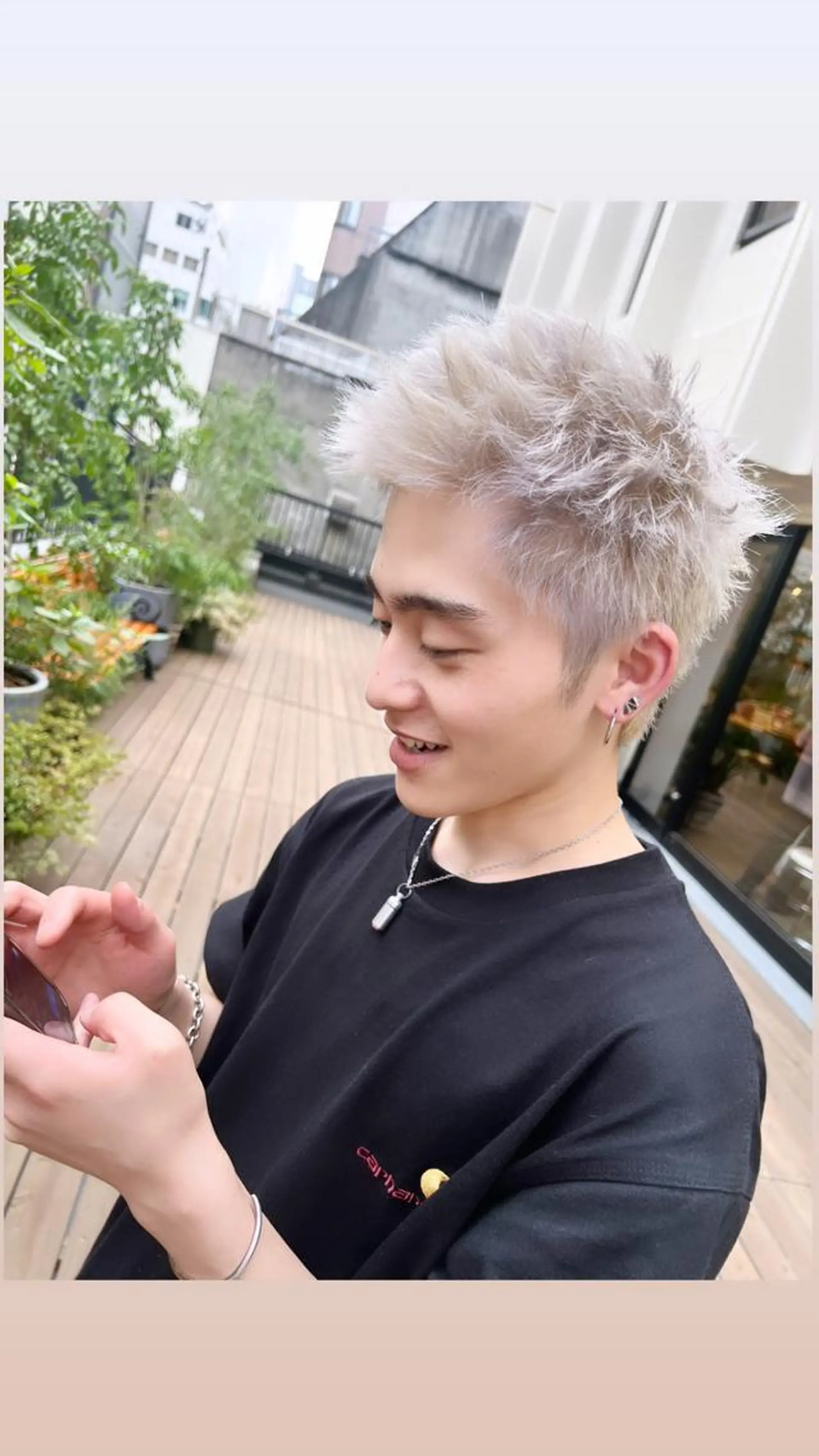 ショート カラー メンズ メンズブリーチ ブリーチ シルバー カット ヘアカラー トリートメント ハイライト/インナー /ブリーチ/レイヤーのヘアスタイル