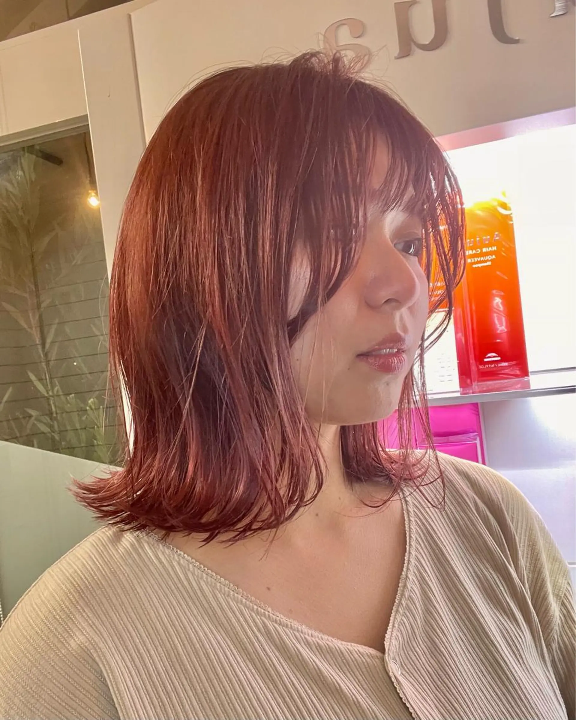 ミディアム カラー ピンクカラー ボブ 外ハネヘア 奥田 誠司のヘアスタイル