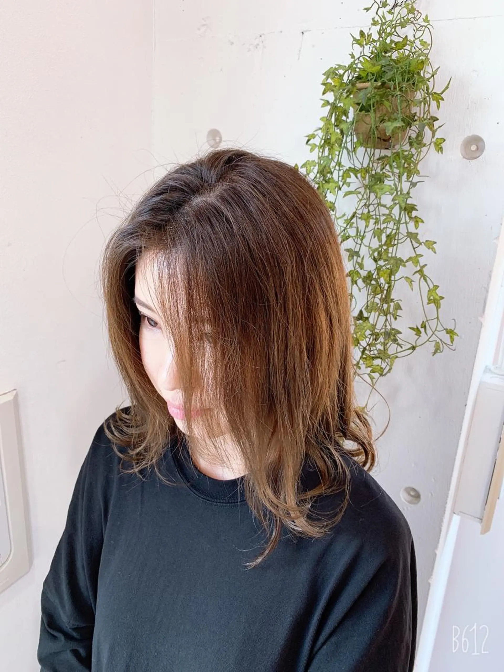 ミディアム 白髪ぼかしハイライト 柳川拓哉のヘアスタイル