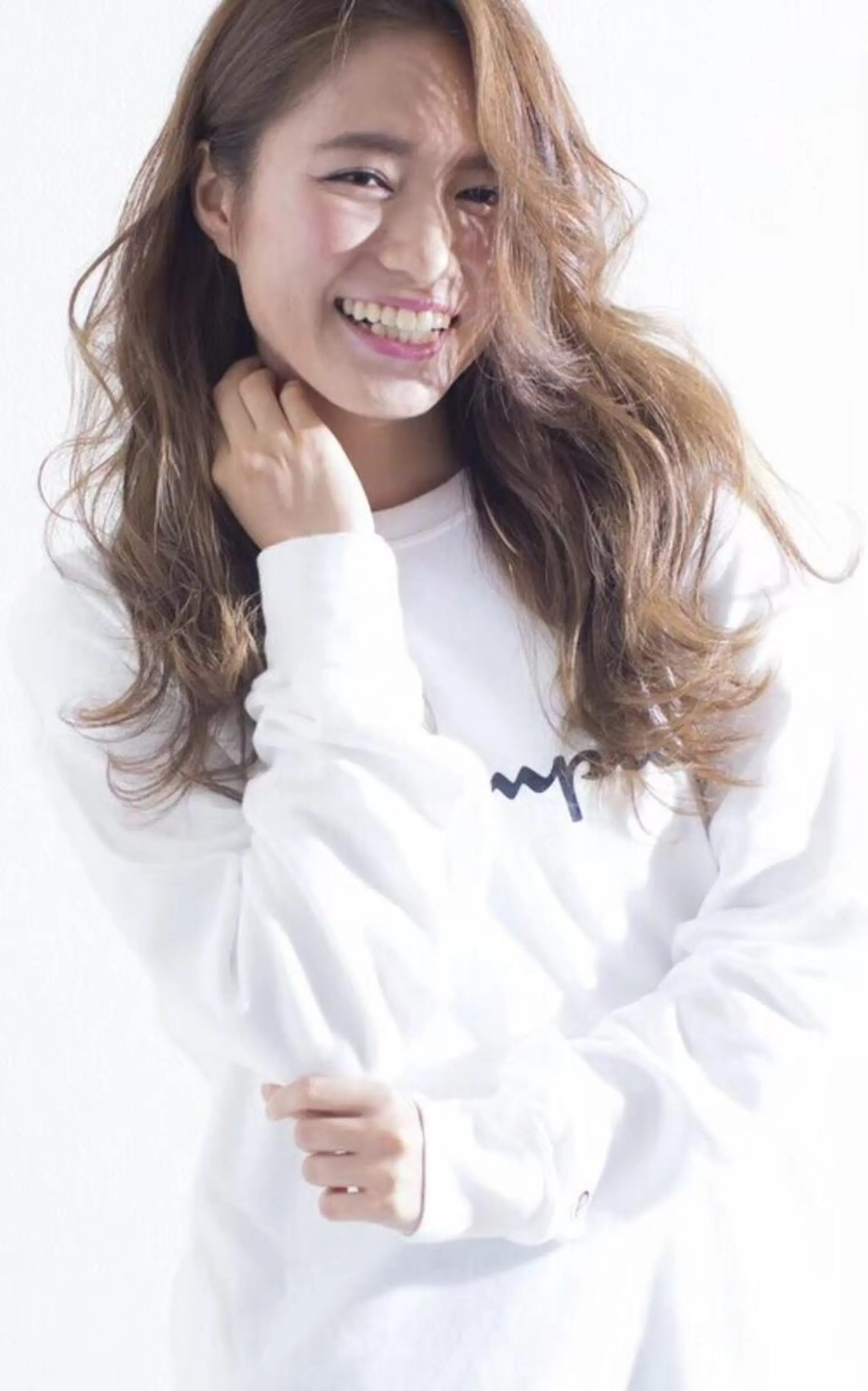 ロング 大久保 結加のヘアスタイル