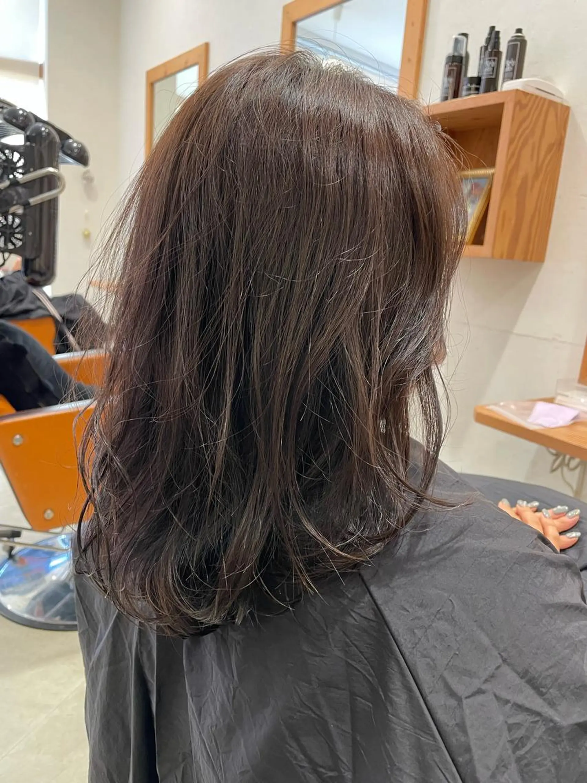 セミロング カット ヘアカラー 式部 由美子のヘアスタイル
