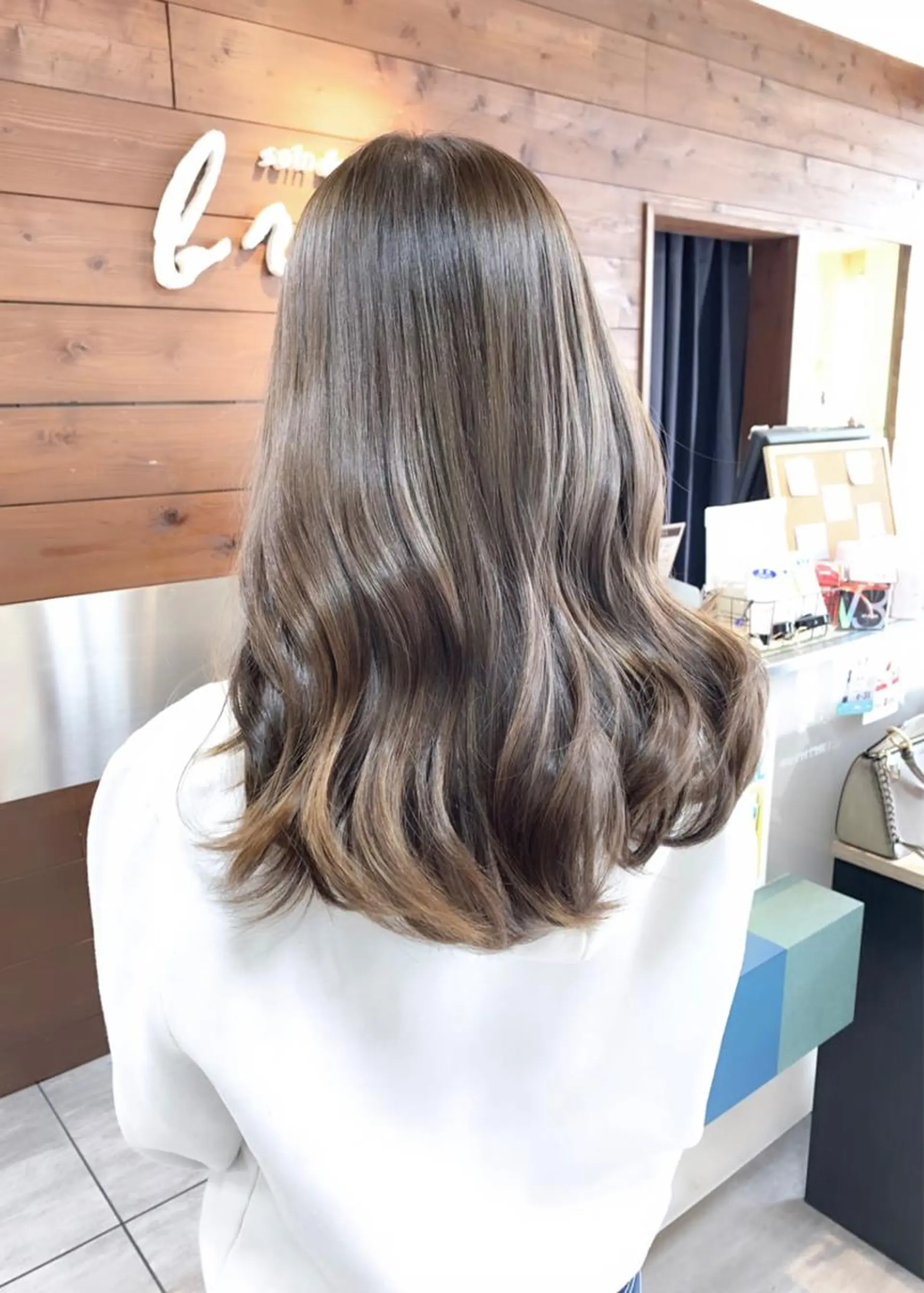 セミロング 🫧艶髪カラー🫧 森本くるみのヘアスタイル