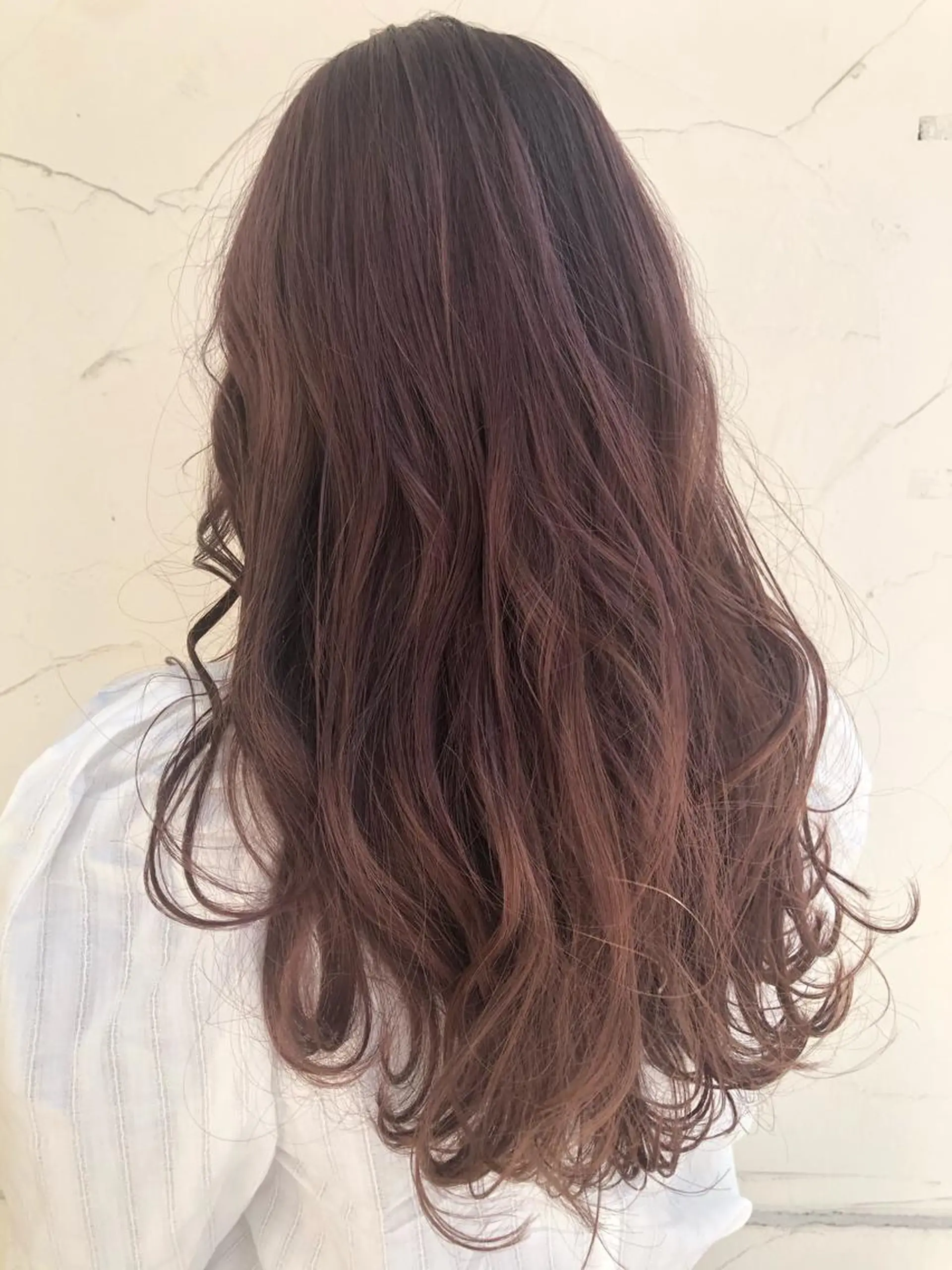 ロング カラー バイオレットカラー 大岩 茉愉のヘアスタイル
