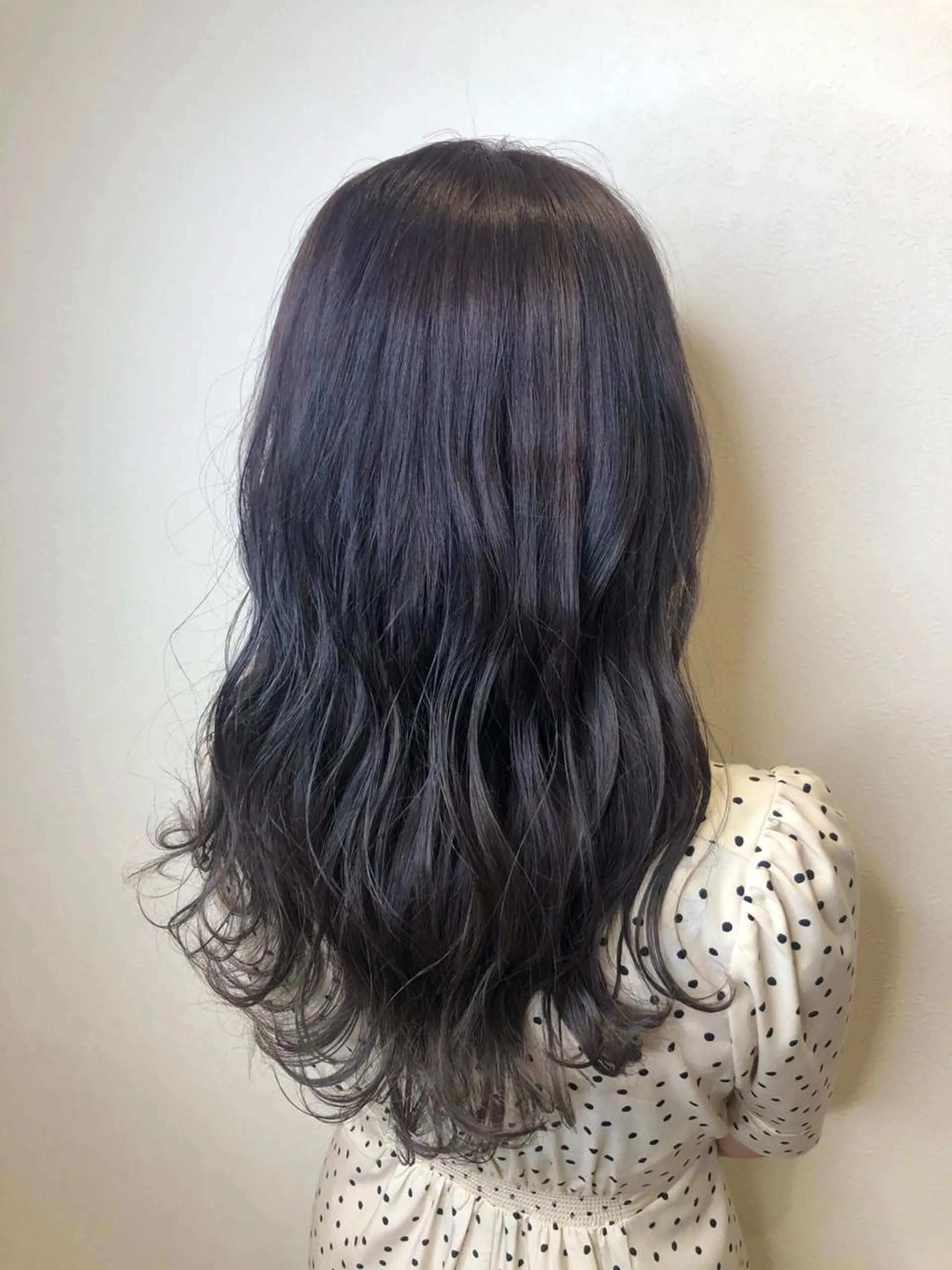 セミロング yuuto🌈 冬の透け感カラーのヘアスタイル