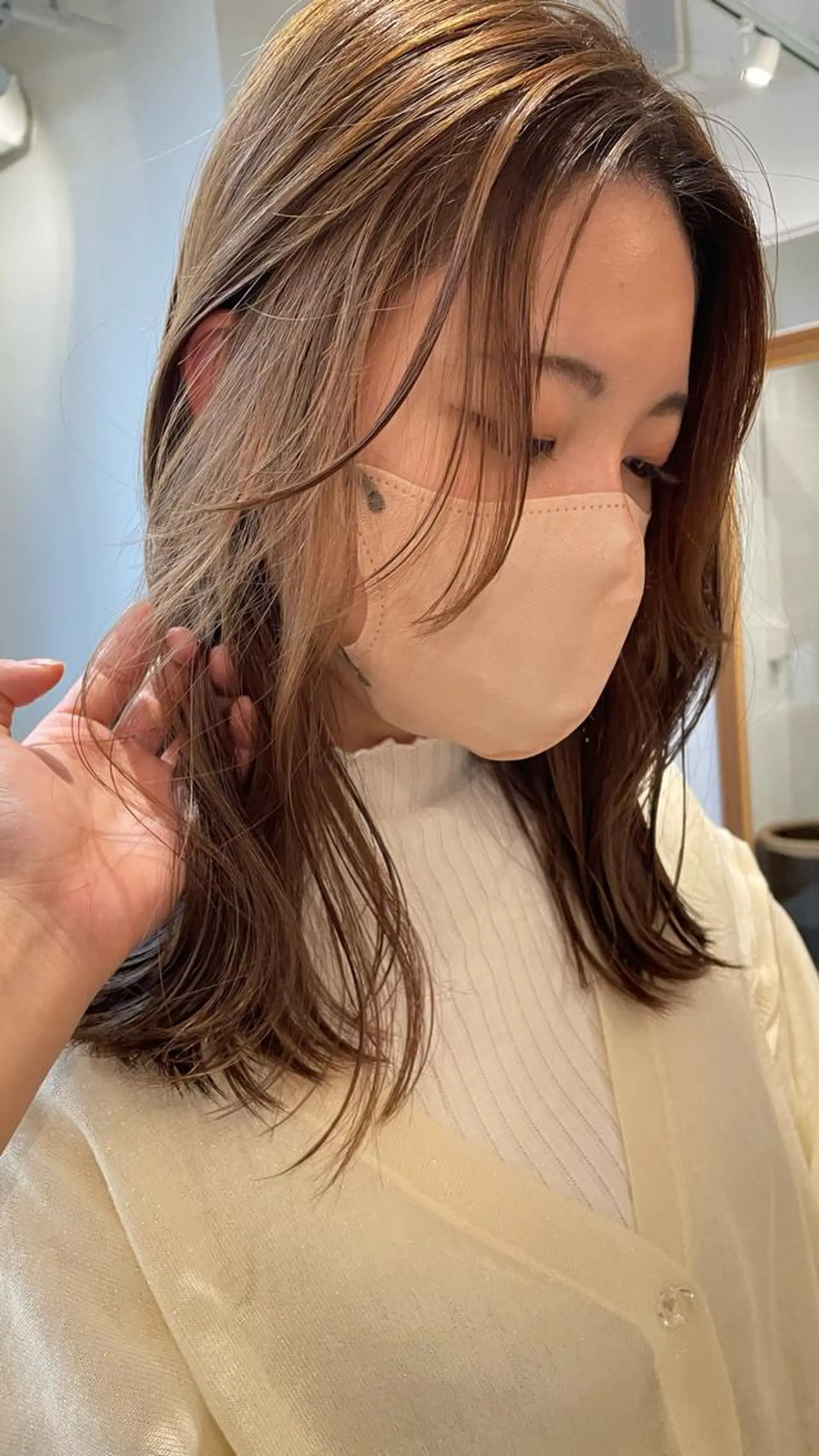 ミディアム オリーブカラー 長谷川のヘアスタイル