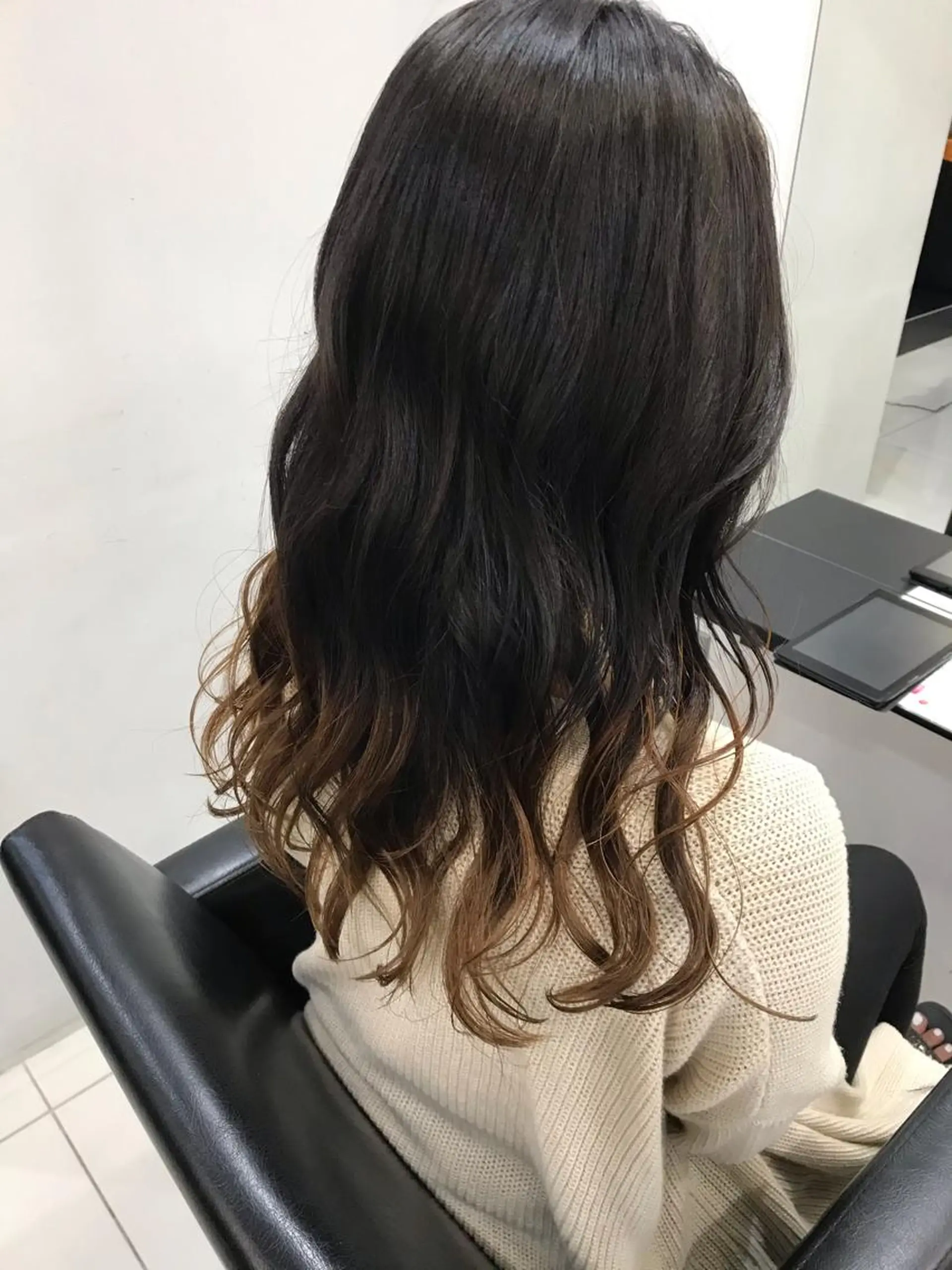 セミロング ヘアカラー 横山 奈央のヘアスタイル