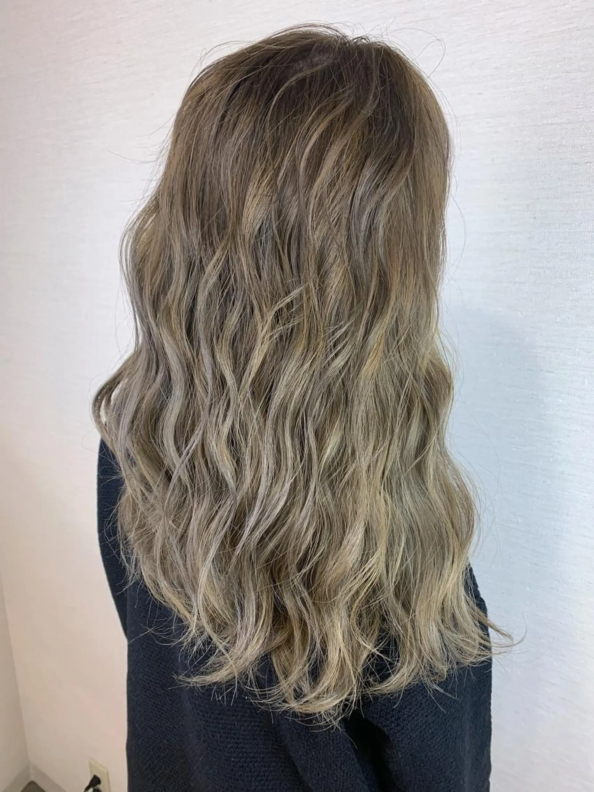 セミロング ブリーチなしダブル/ レイヤーカット 小棹のヘアスタイル