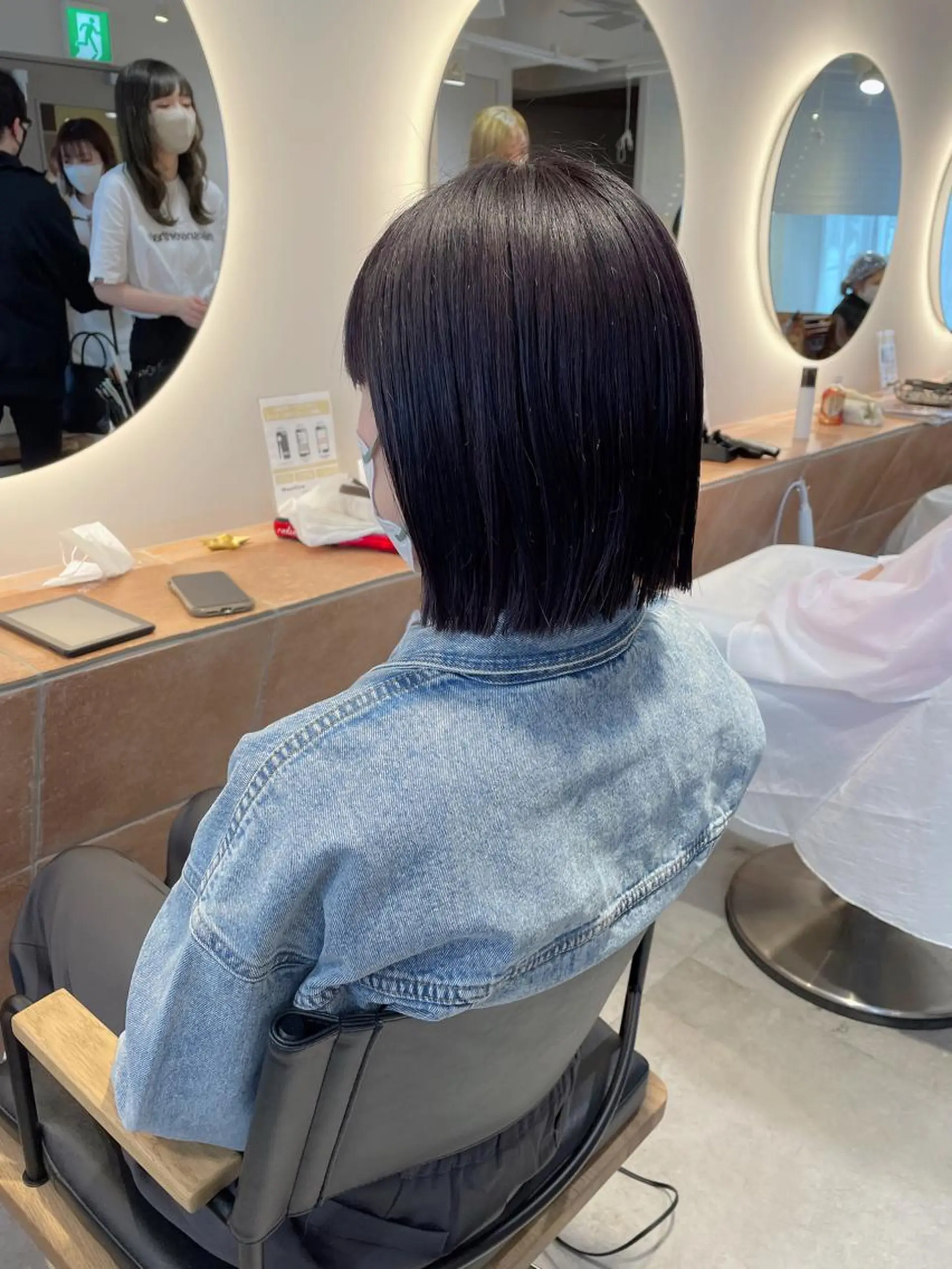 ミディアム カラー 切りっぱなしボブ 黒髪 ラベンダーカラー ボブ カット ヘアカラー トリートメント 切りっぱなしボブ ソノキユウカのヘアスタイル