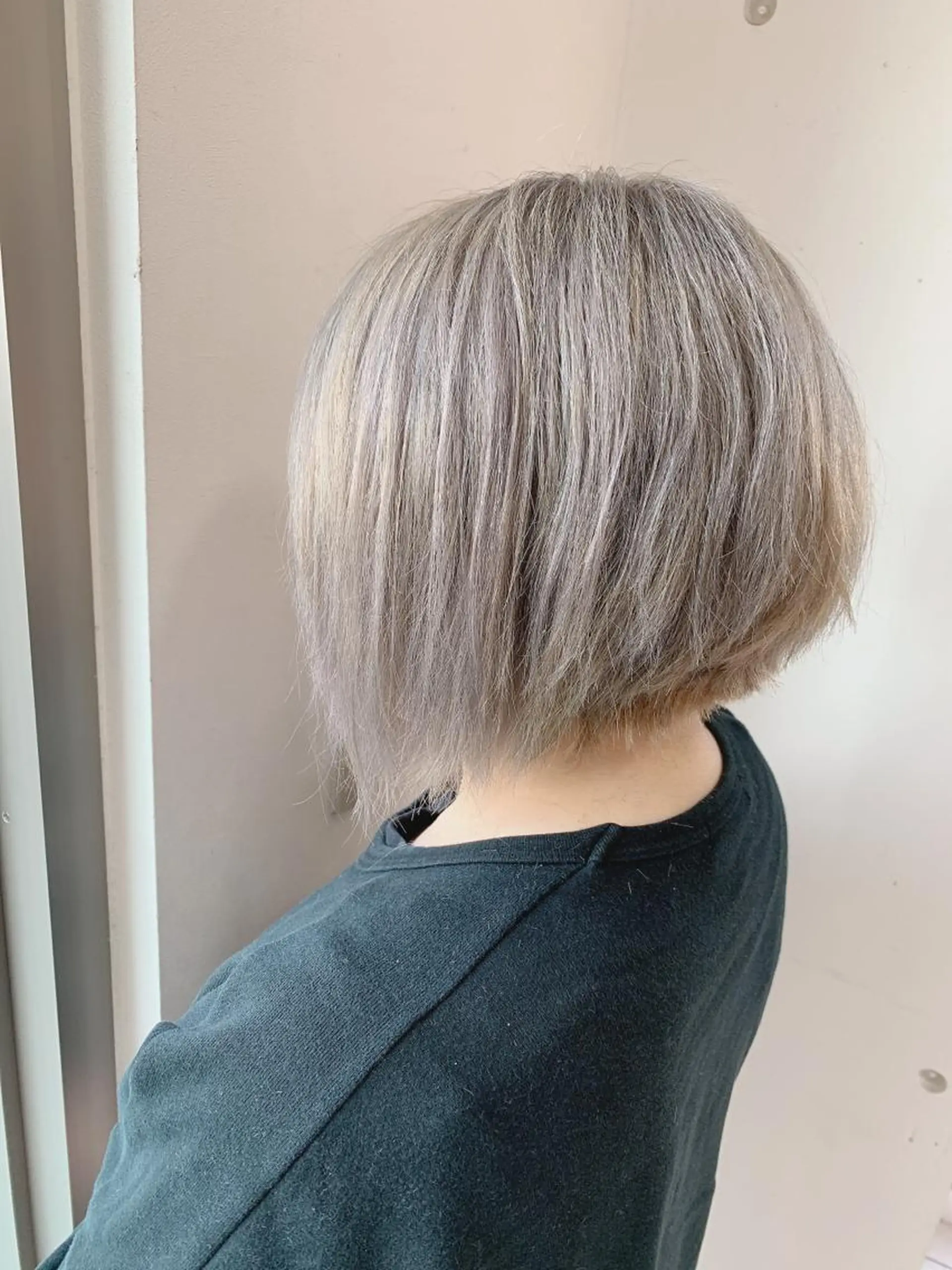 ミディアム カラー カット ヘアカラー トリートメント 白髪ぼかしハイライト 柳川拓哉のヘアスタイル