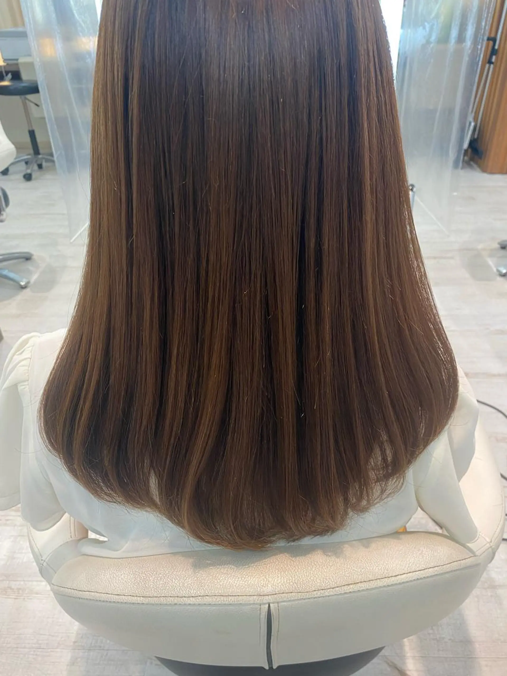 ロング パーマ カット 縮毛矯正 ベージュ/インナー カラー🤍Rieのヘアスタイル