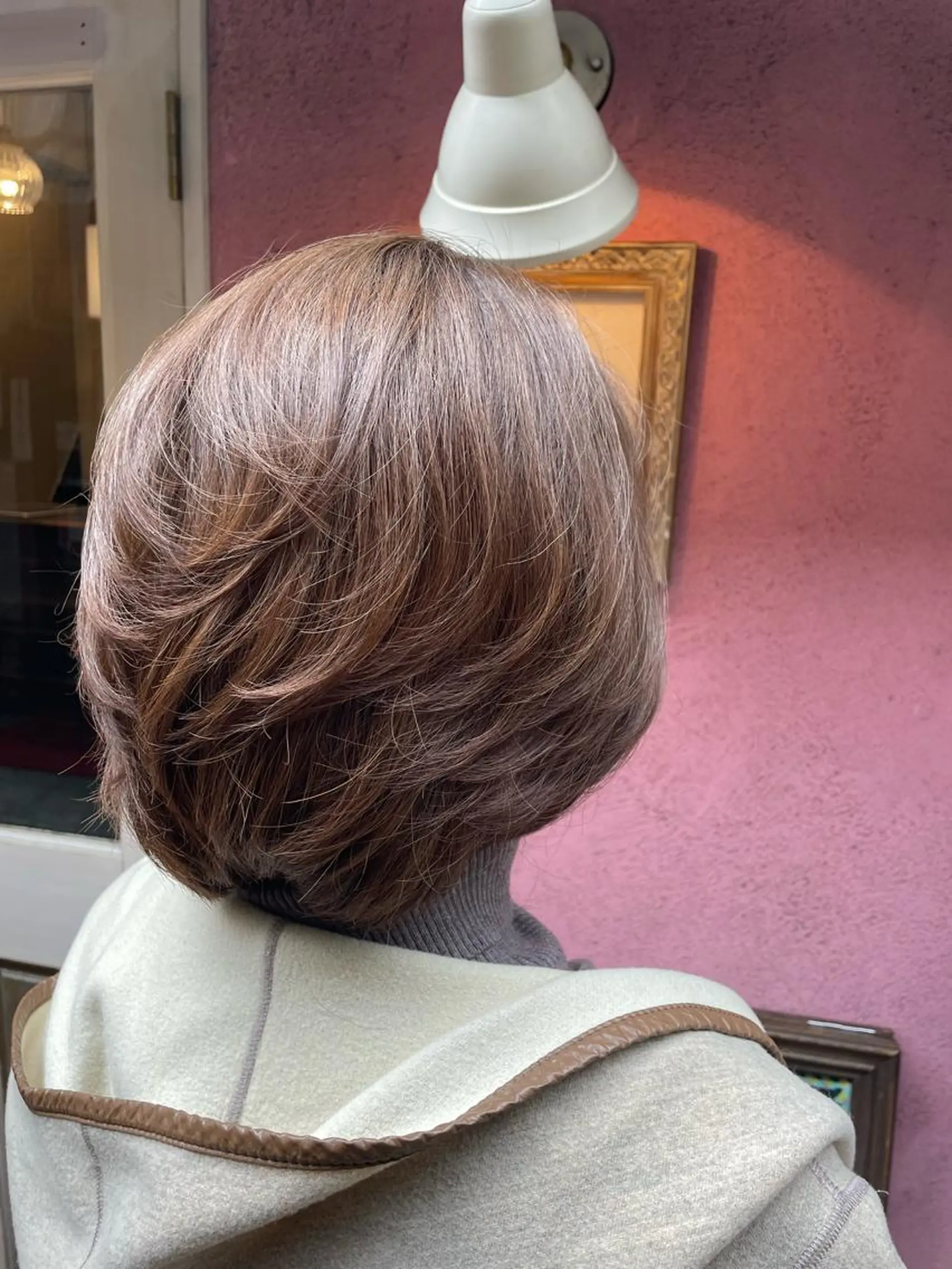 ミディアム カラー レイヤーカット ナカムラ イヅミのヘアスタイル