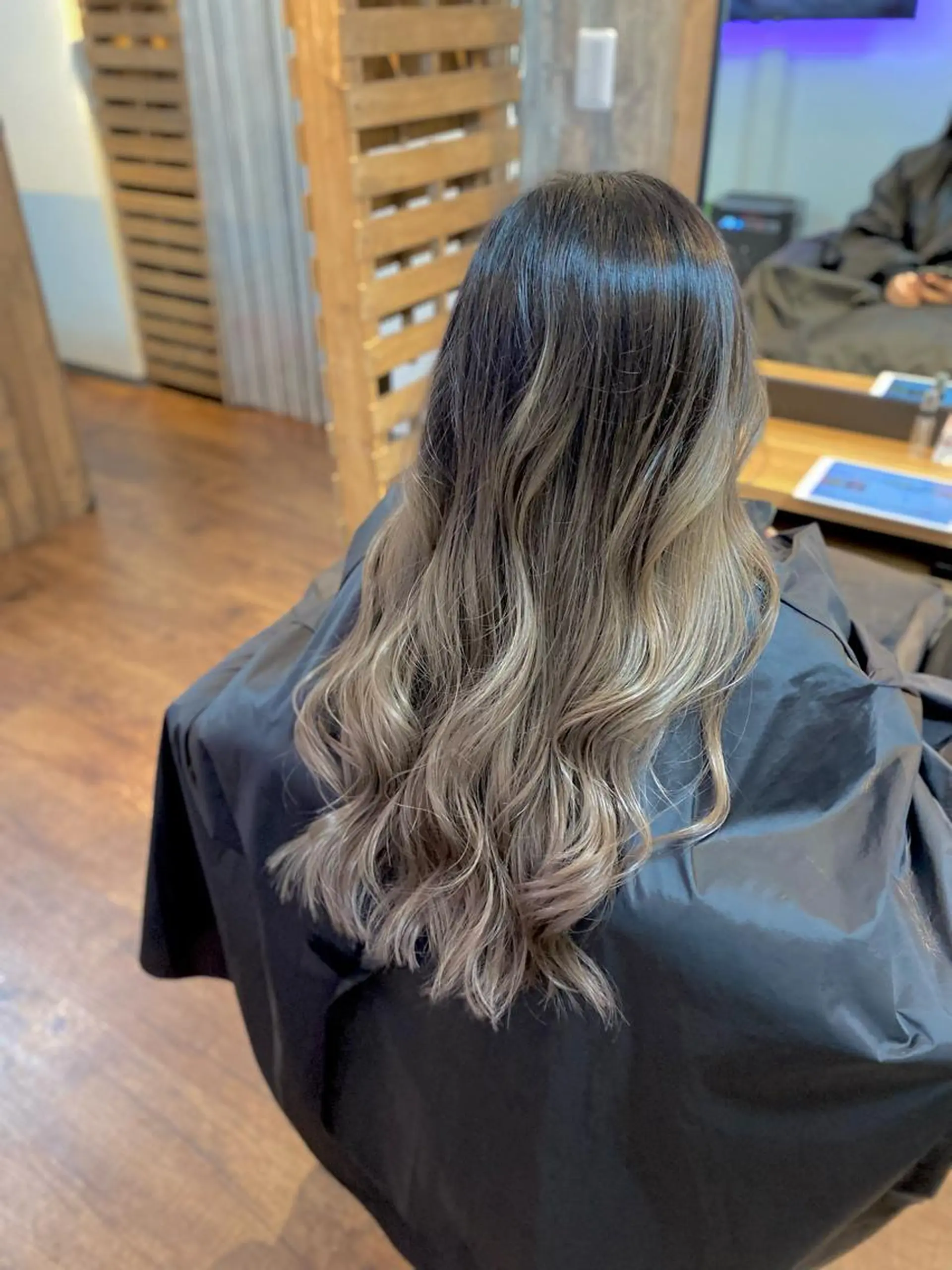 ロング カラー バレイヤージュ ピンクカラー レイヤーカット カット ヘアカラー トリートメント Lizir  ルズィール所属・Luzir⭐︎ GEN⭐︎のヘアスタイル