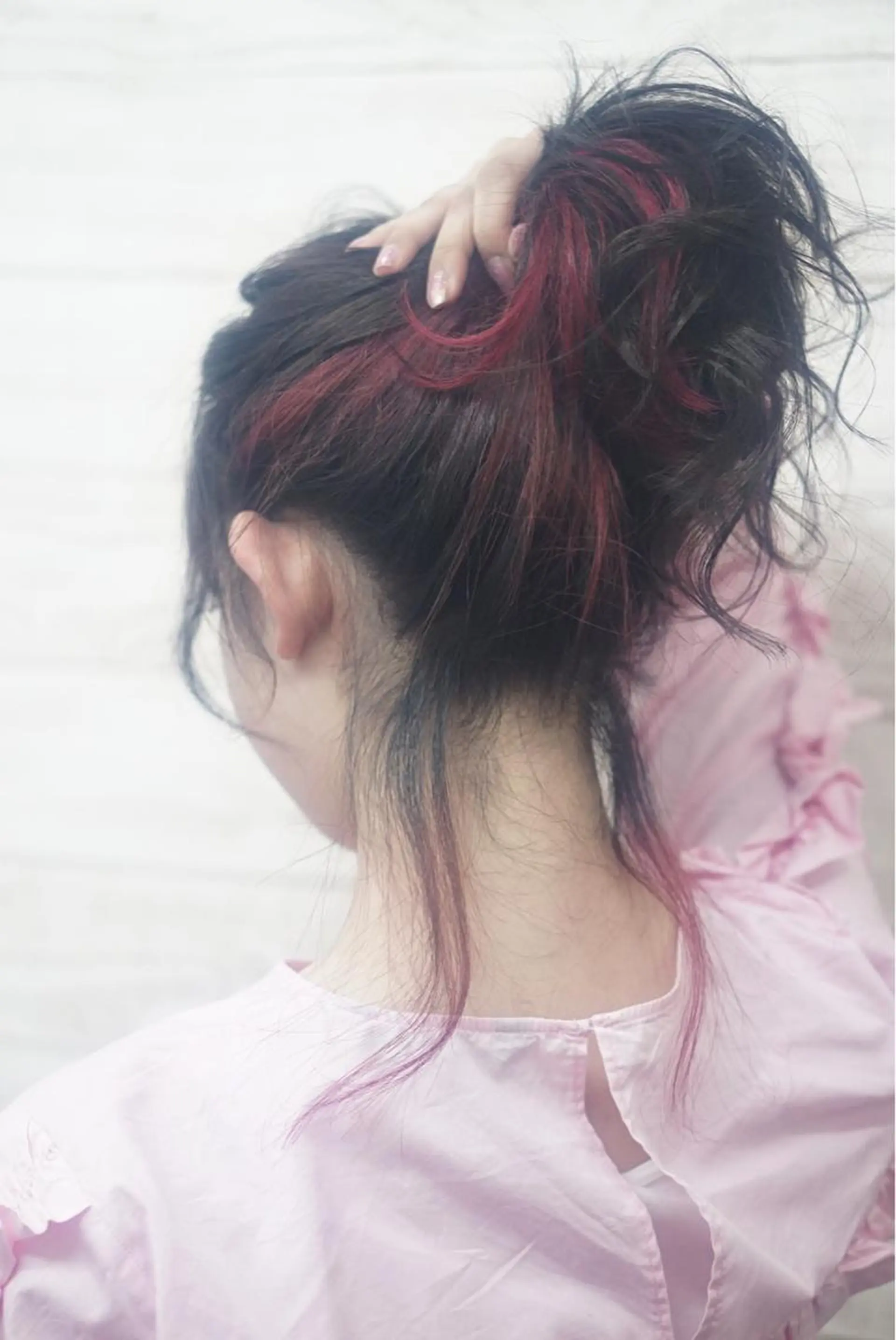 セミロング カラー ヘアアレンジ 黒髪 グラデーションカラー インナーカラー レッドカラー エクステ 枝毛カット＆髪質改善 満足NO.1岡しゃんのヘアスタイル