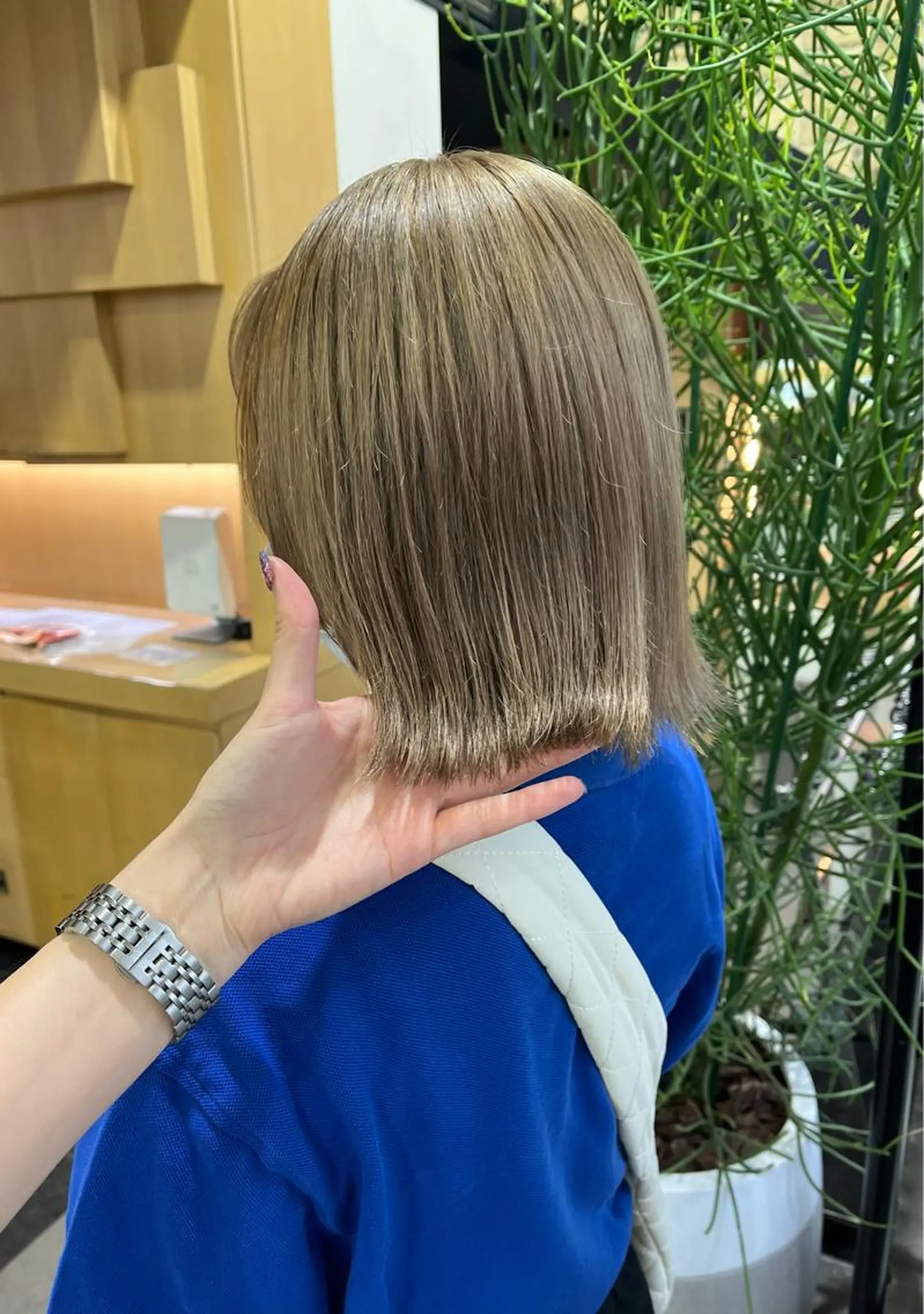 ショート カラー ヘアカラー 海外girl🤎 透明感ベージュmaoのヘアスタイル