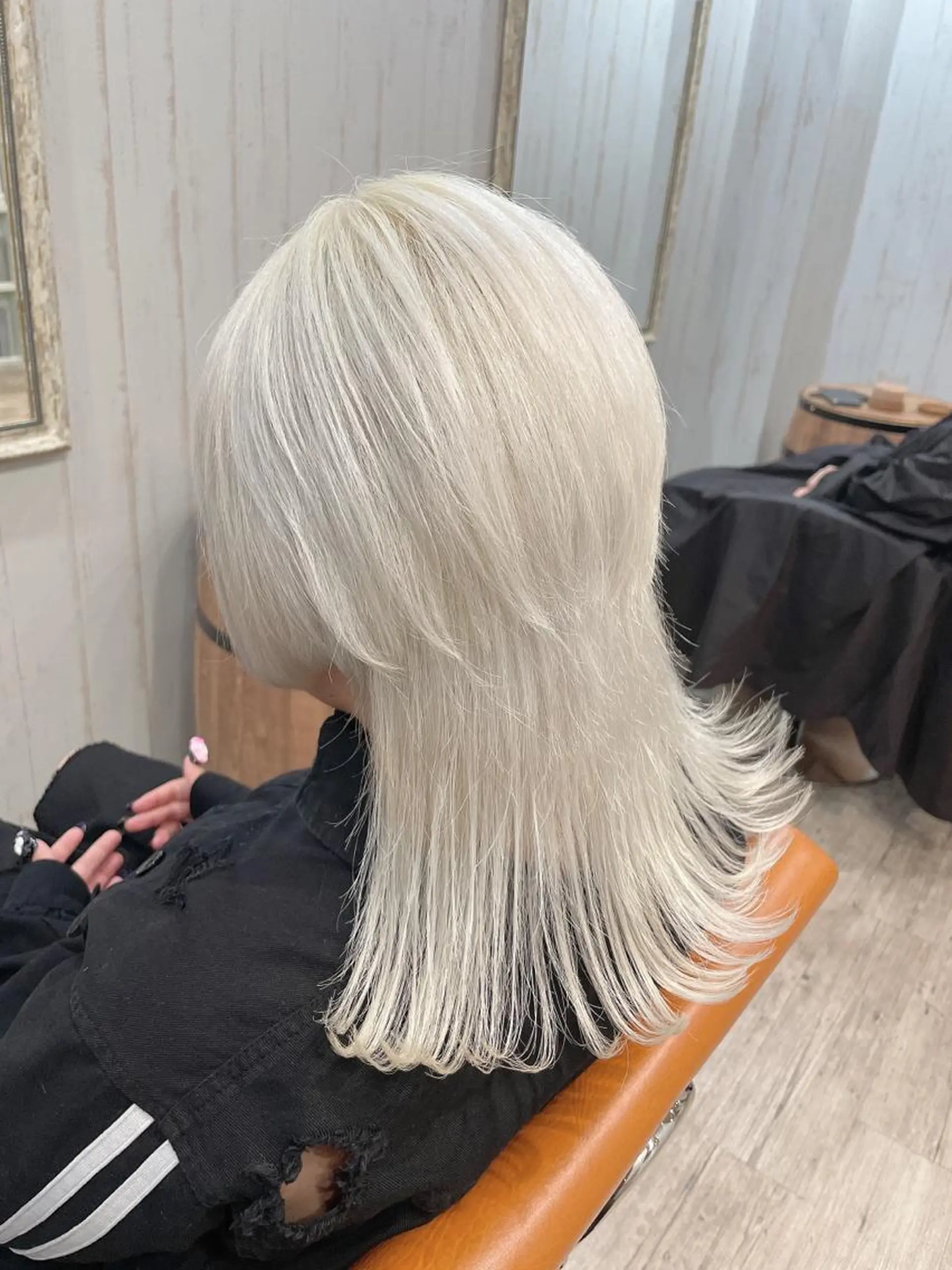 セミロング カラー ウルフカット 深夜帯！説明文必読 Oahu iwataのヘアスタイル