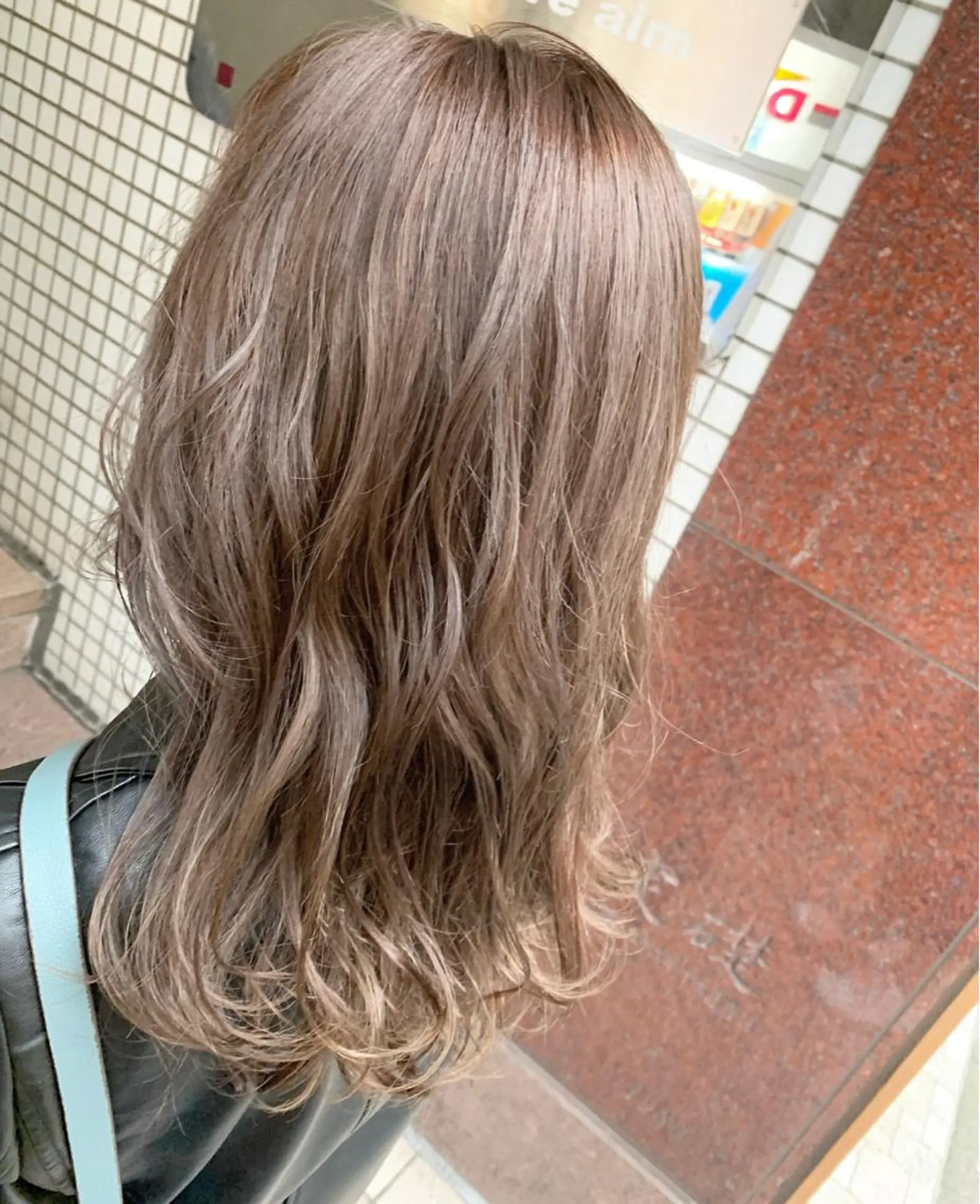 ミディアム カラー ヘアカラー 韓国ヘア🇰🇷/ レイヤーカット✂︎のヘアスタイル