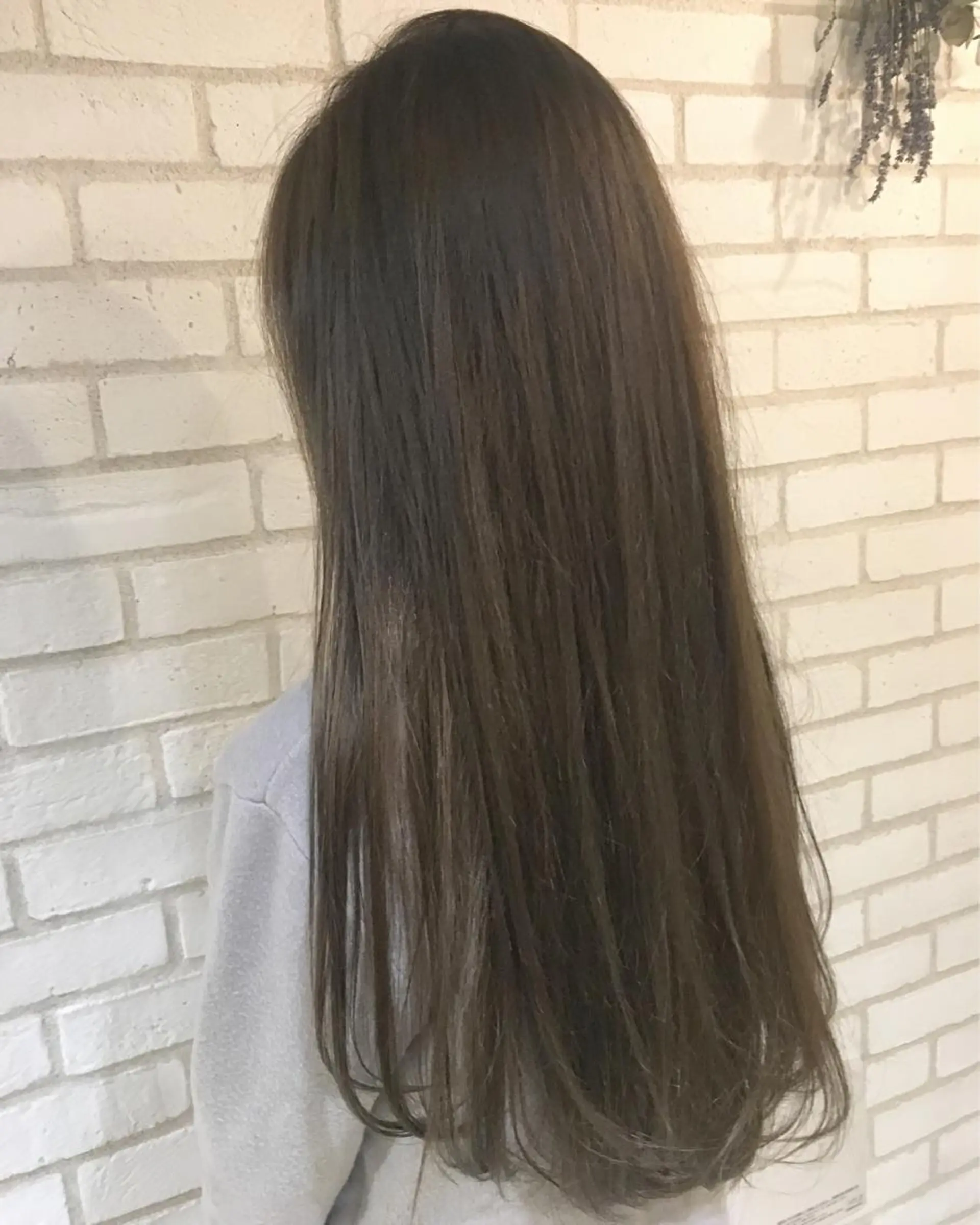 ロング カラー グレージュ 佐藤 高徳のヘアスタイル