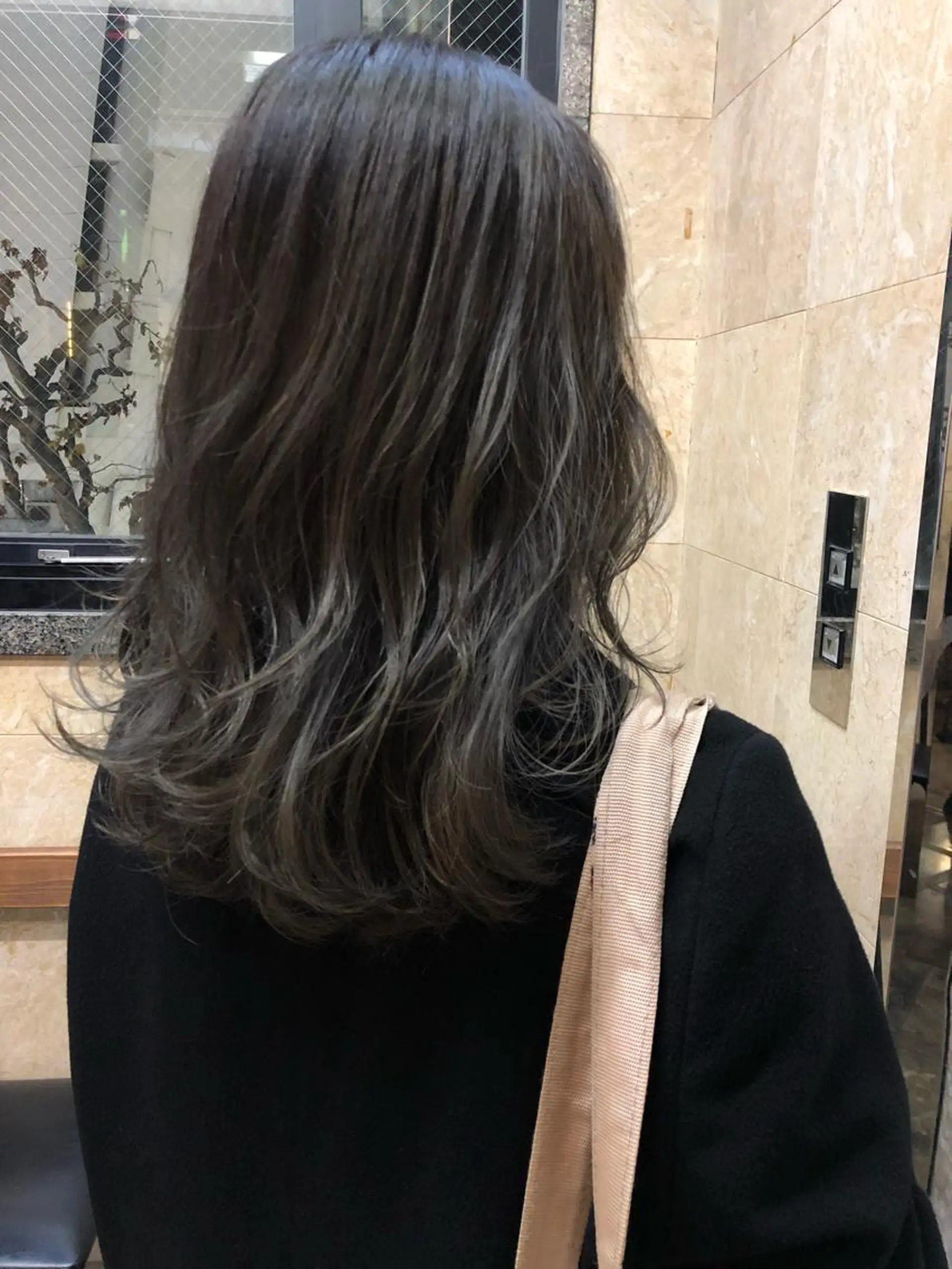 ミディアム カラー パーマ ヘアアレンジ メンズ メンズバレイヤージュ バレイヤージュ レイヤーカット カット ヘアカラー トリートメント TOMO GEEKS代表のヘアスタイル