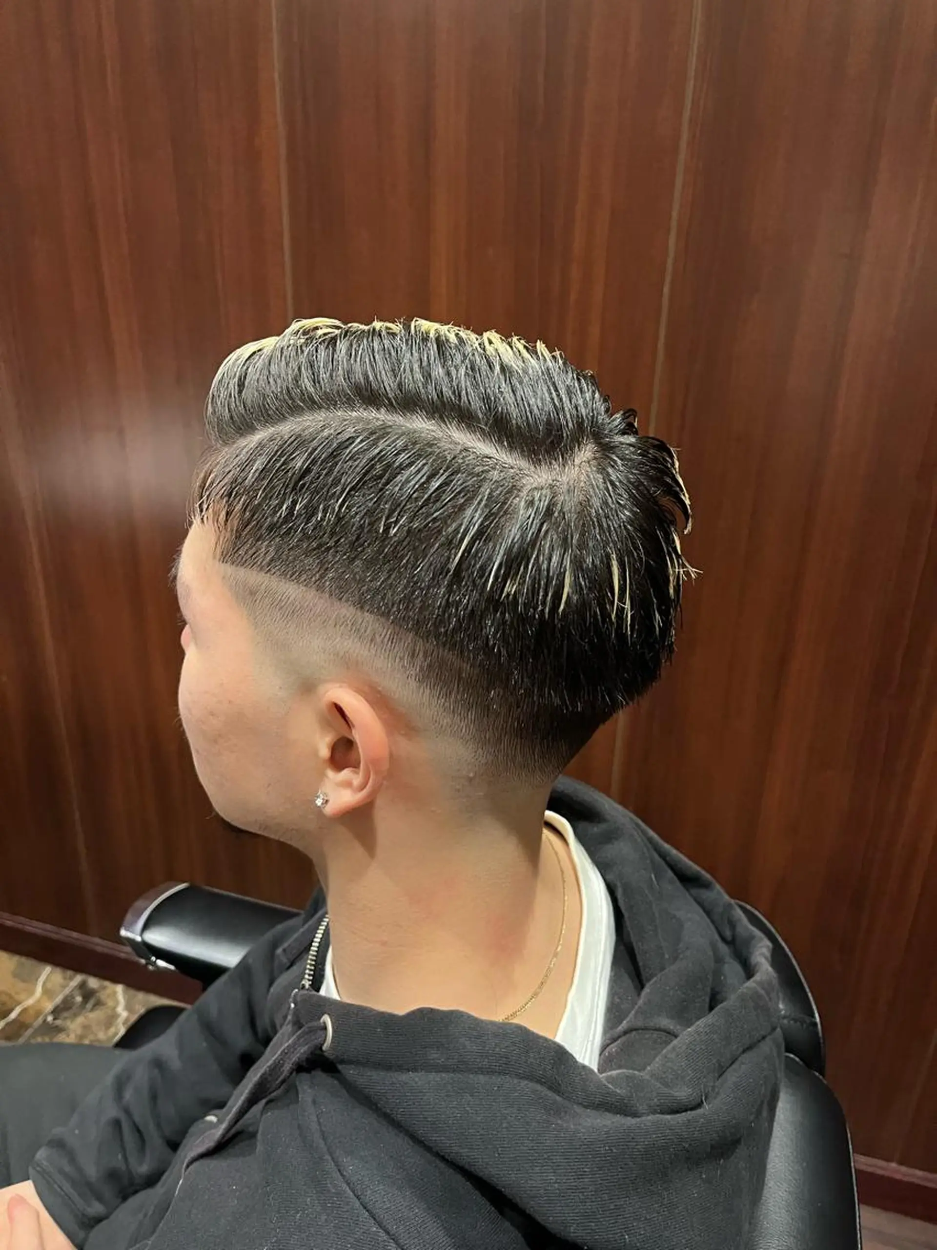 ショート カラー ヒロ銀座 上口雄大のヘアスタイル