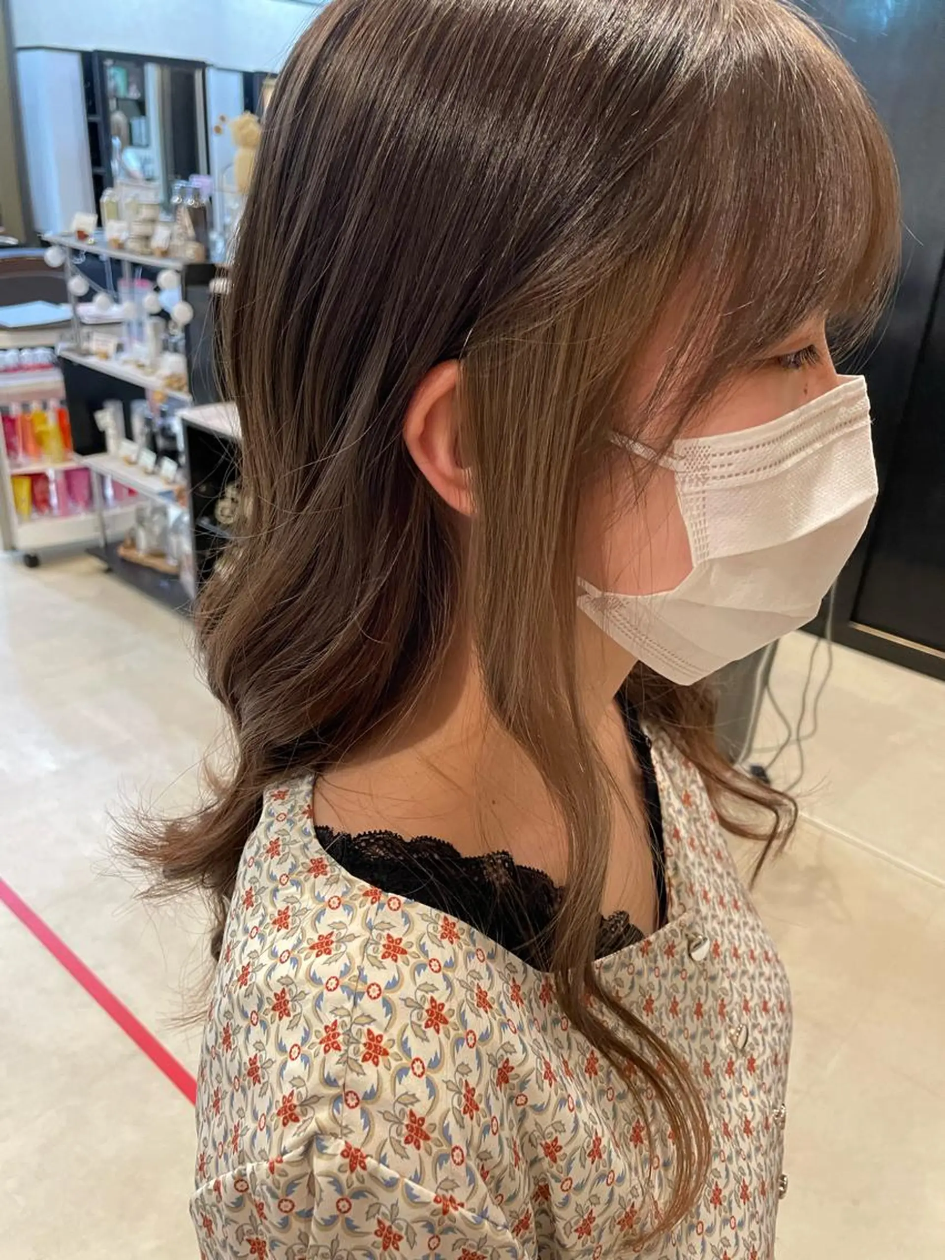 カラー ベージュカラー イヤリングカラー 中尾 唯音名のヘアスタイル