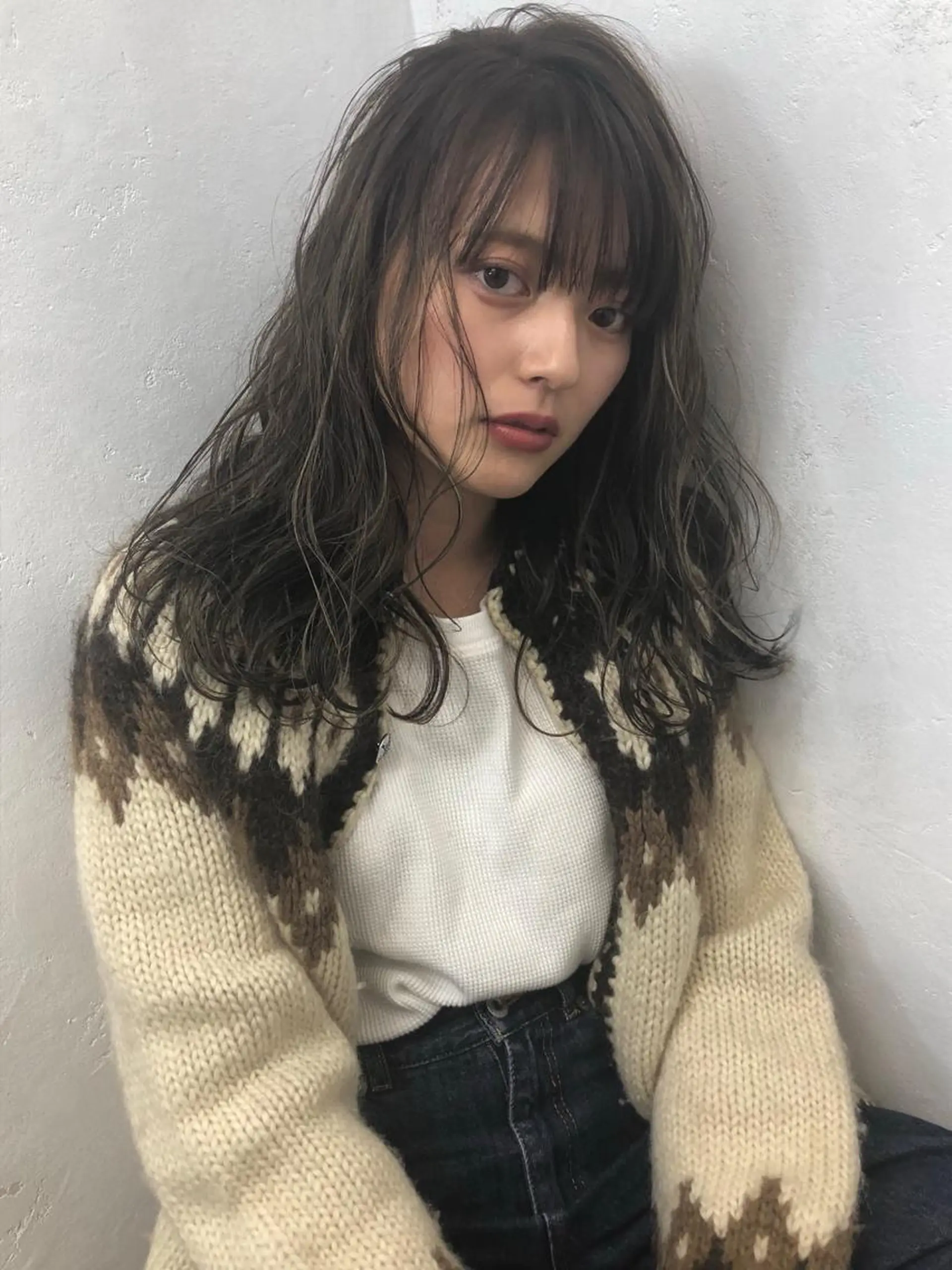 セミロング カラー アッシュ ベージュカラー ハイライトカラー ハイライト ヘアカラー トリートメント ブリーチカラーレイヤ ーカット🦋annaのヘアスタイル