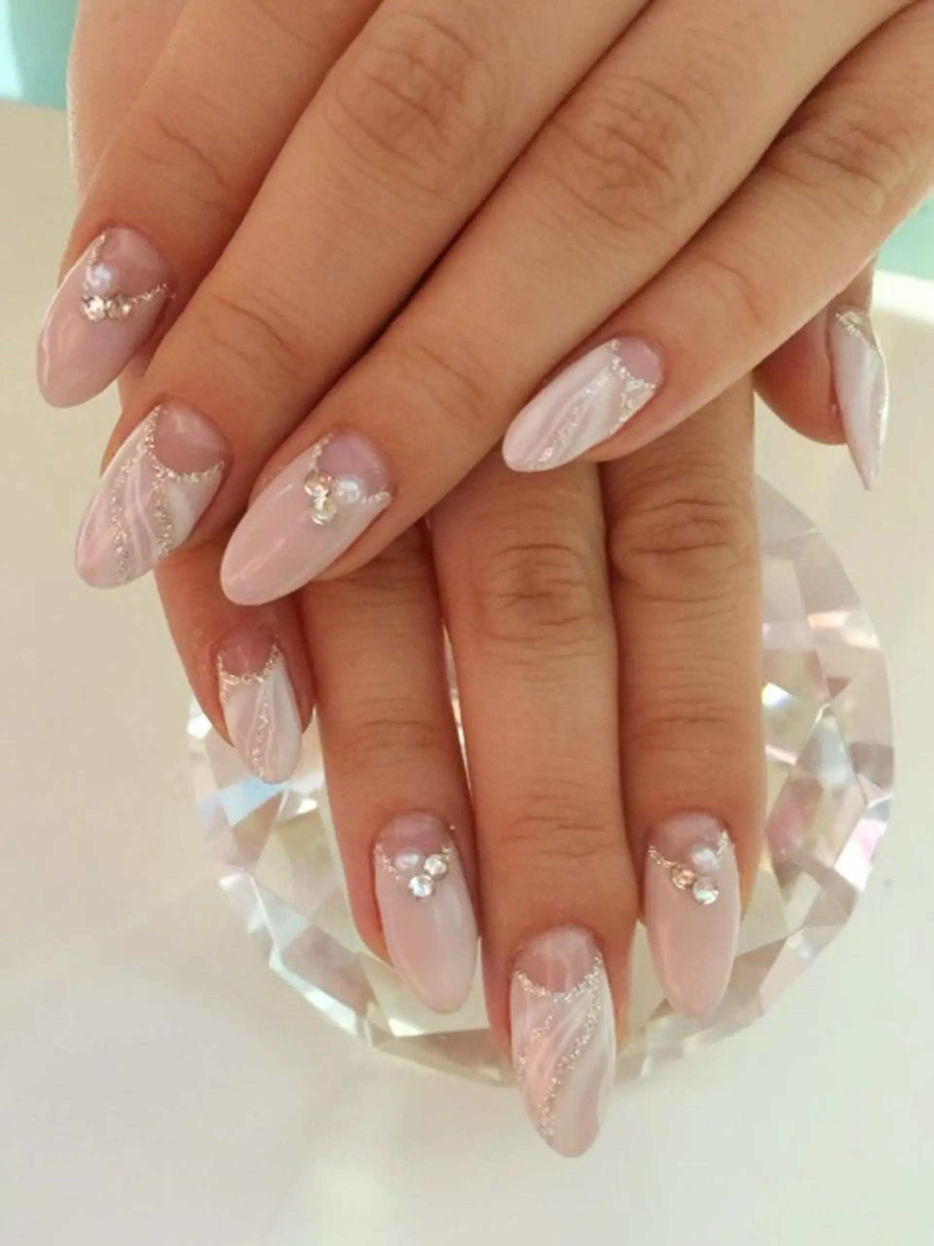 ネイル フレンチネイル ピンク 逆フレンチ YUN 💅のネイルデザイン