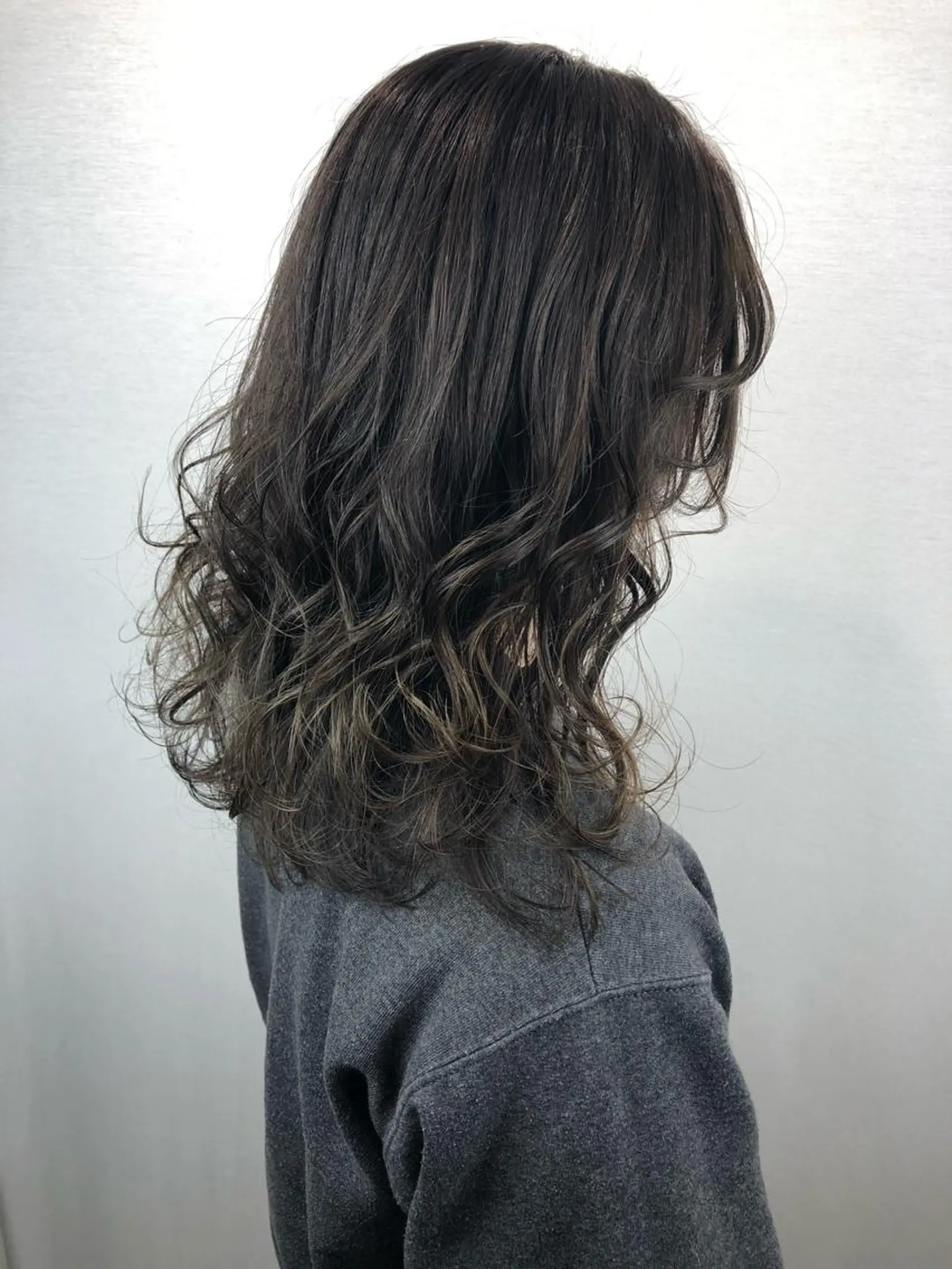 ロング カラー アッシュ 透明感カラー 2nd所属・🤍2nd🤍田所 美希のヘアスタイル