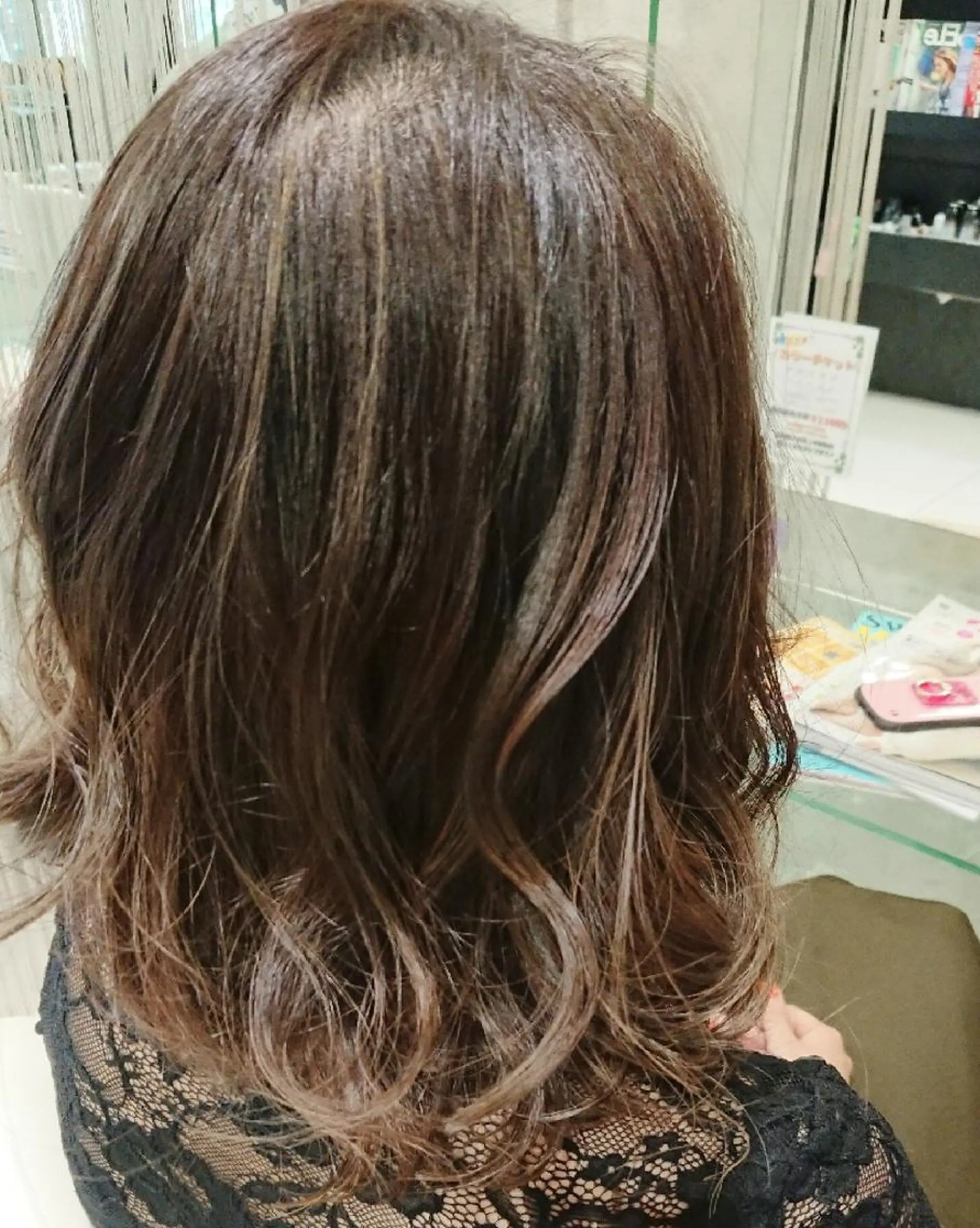 ミディアム カラー ヘアアレンジ アッシュ アッシュグレー ハイライトカラー 外国人風カラー ハイライト 秋山 幸太のヘアスタイル