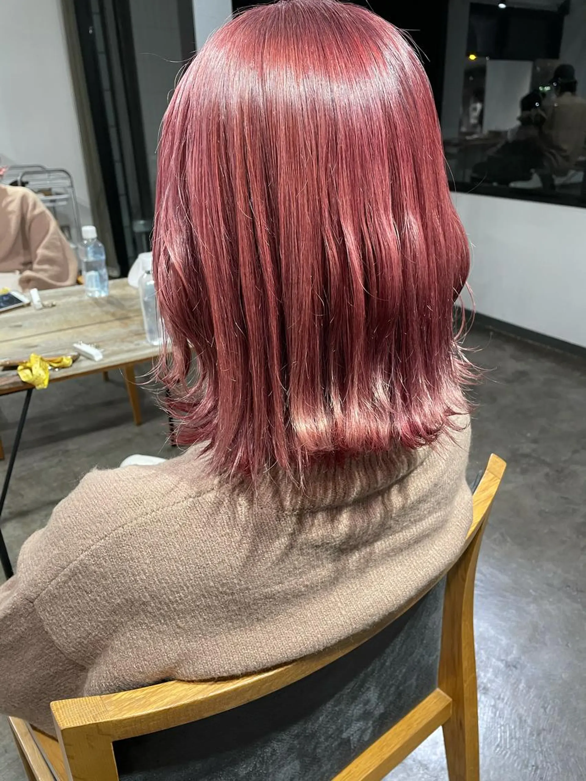 ミディアム カラー ピンクカラー ヘアカラー トリートメント ハイトーン/レイヤー /ケアブリーチ石川治のヘアスタイル