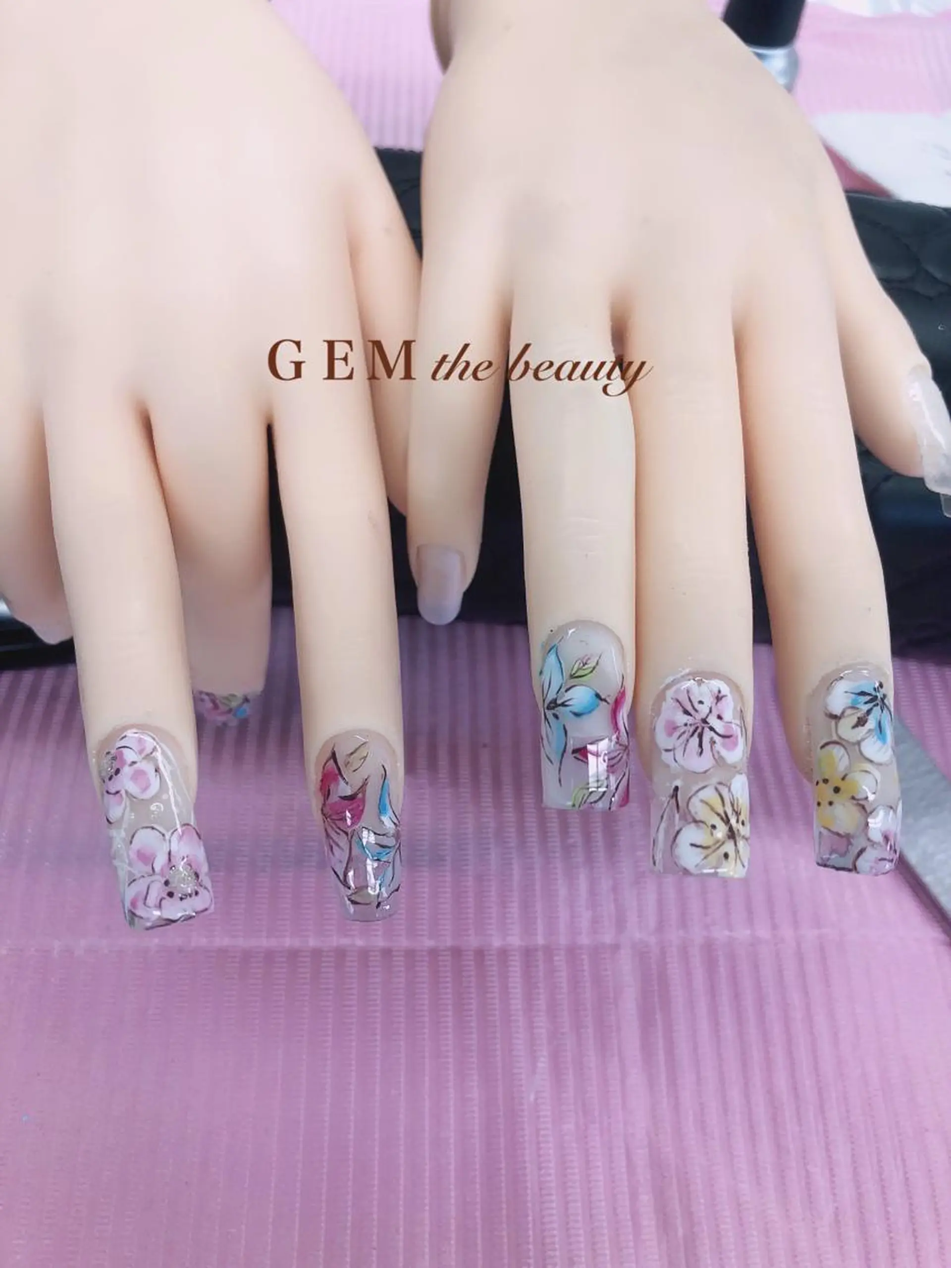 ネイル アートネイル ジェルネイル GEM beautyのマツエク・マツパデザイン