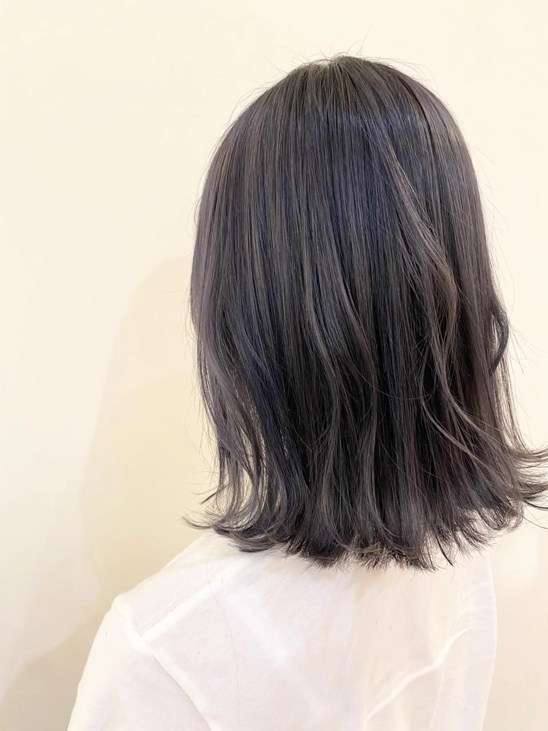 ミディアム カット ヘアカラー エクステ 美髪改善・エクステ・ ストレート/カンジのヘアスタイル