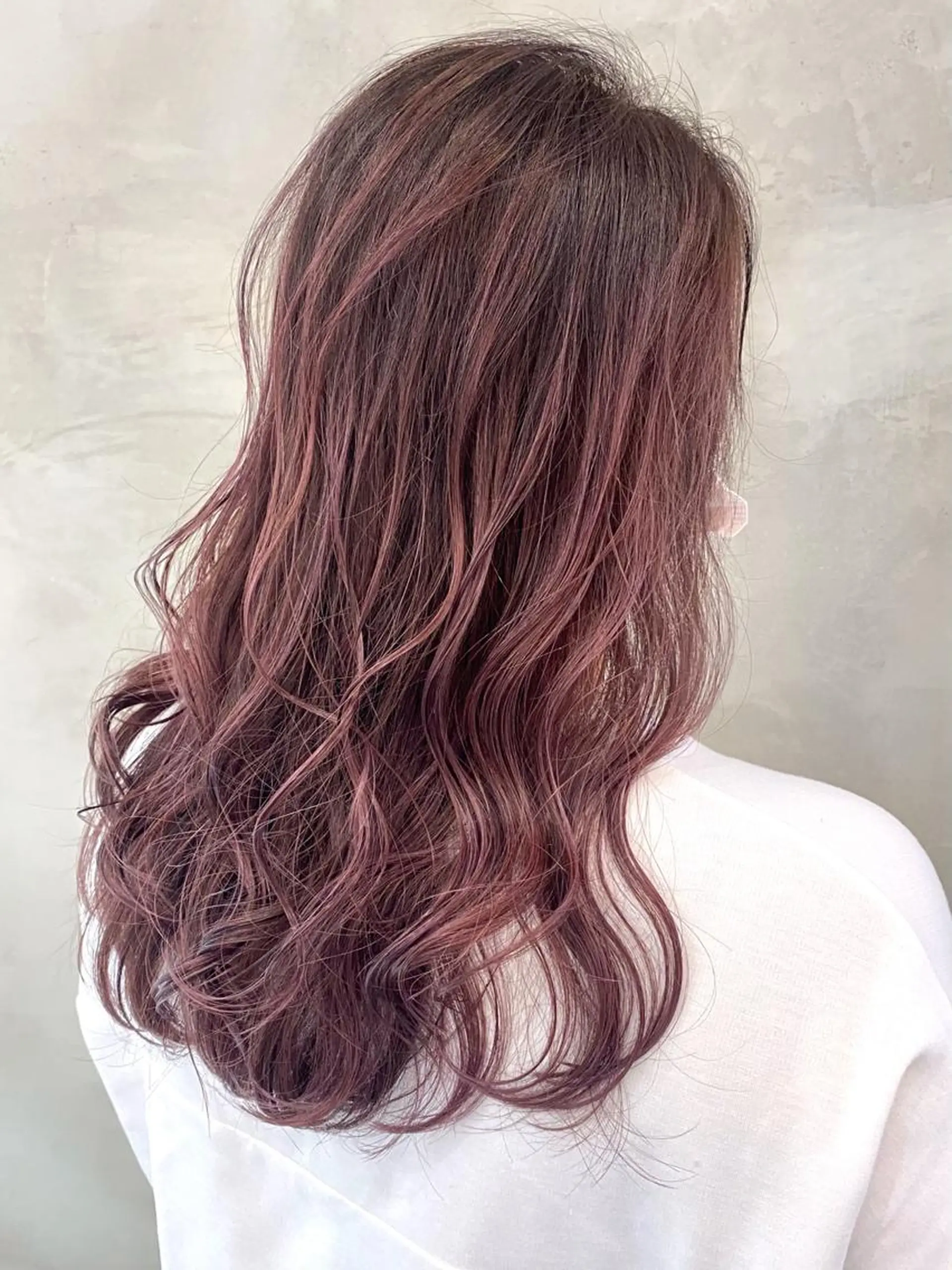 ロング カラー バレイヤージュ ハイライトカラー ピンクカラー ピンクパープル パープルカラー カット ヘアカラー トリートメント 🫧透明感カラー🫧 OIKAWAのヘアスタイル