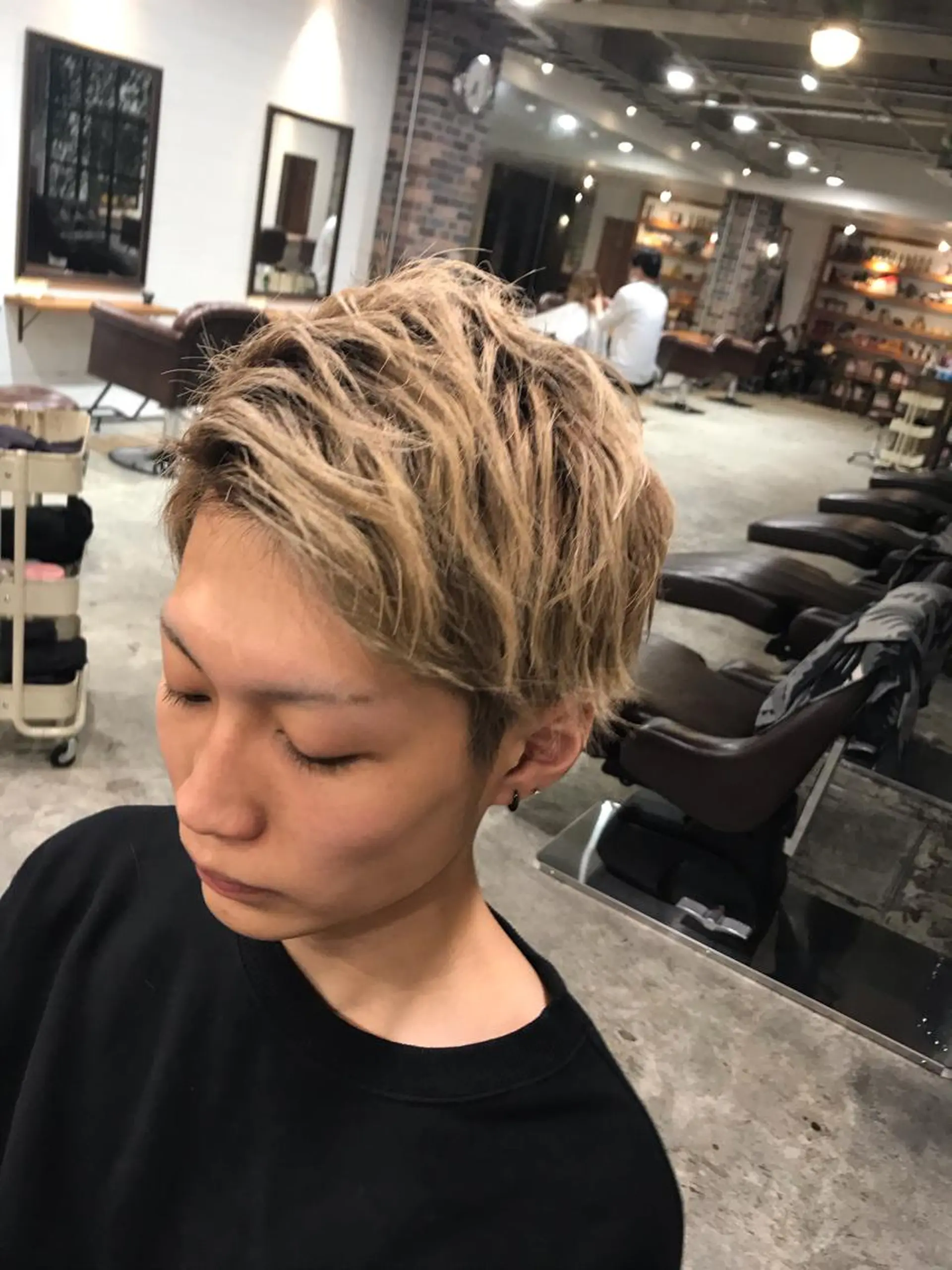ショート カラー パーマ ヘアアレンジ メンズ キッズ メンズハイトーン ベージュカラー ハイトーンカラー ハイトーンベージュ Forest. -髪質改善-のヘアスタイル