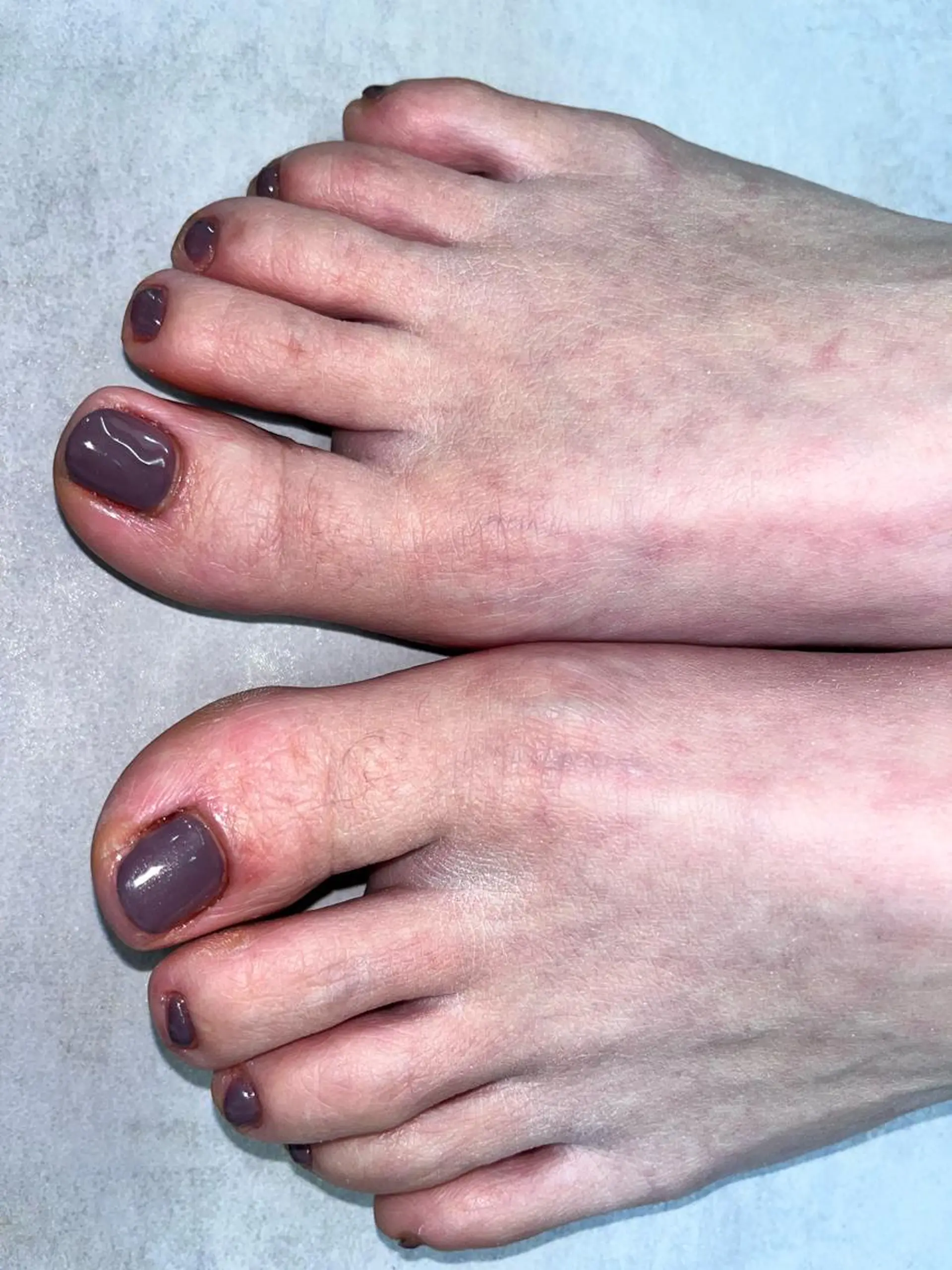 ネイル フットネイル パープル ネイルサロンエーナイン平岸店所属・齋藤 英理のネイルデザイン