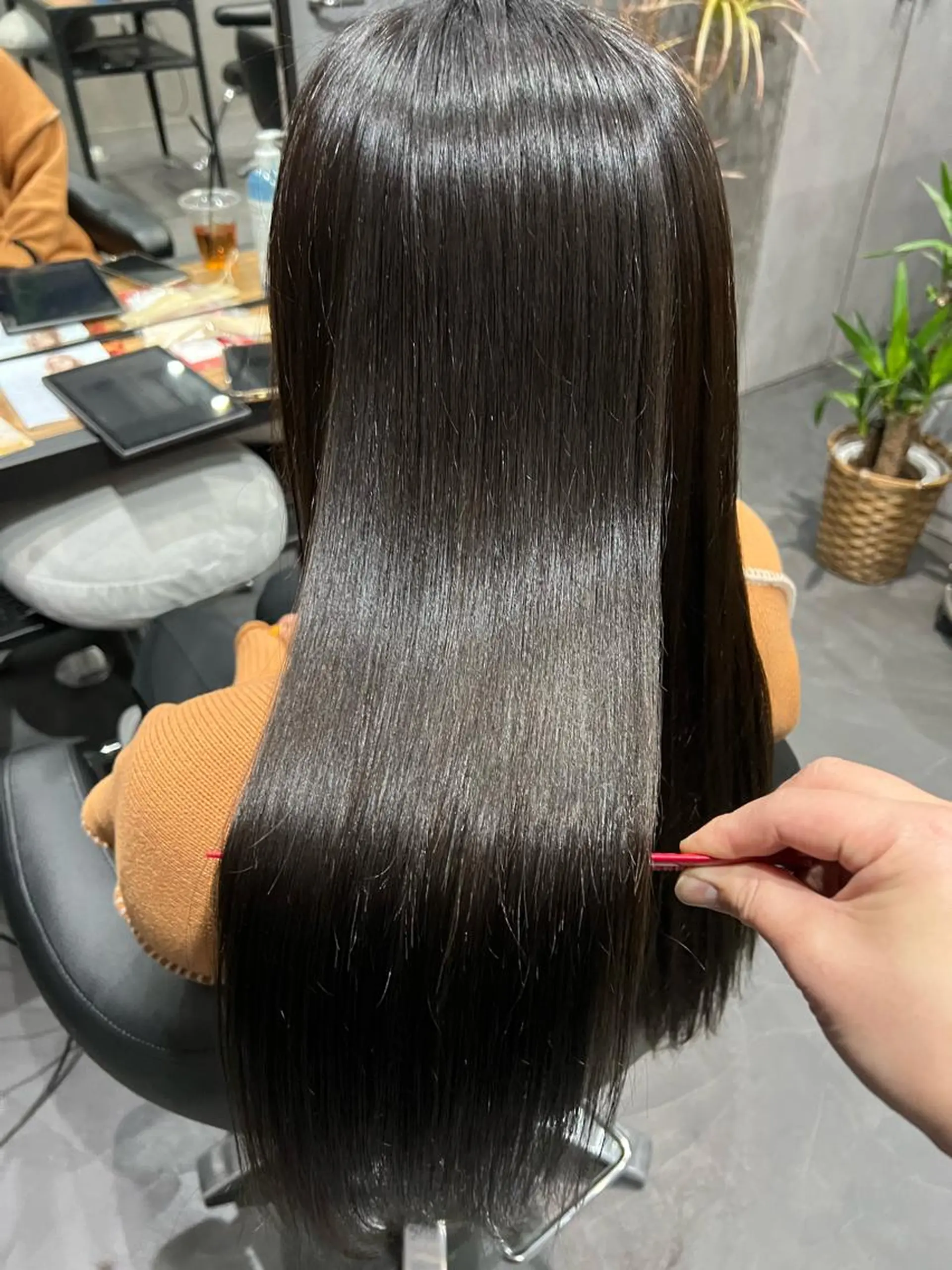 ロング カット 縮毛矯正 reve所属・乾かすだけで艶髪酸性 ストレート髙橋悠耶のヘアスタイル