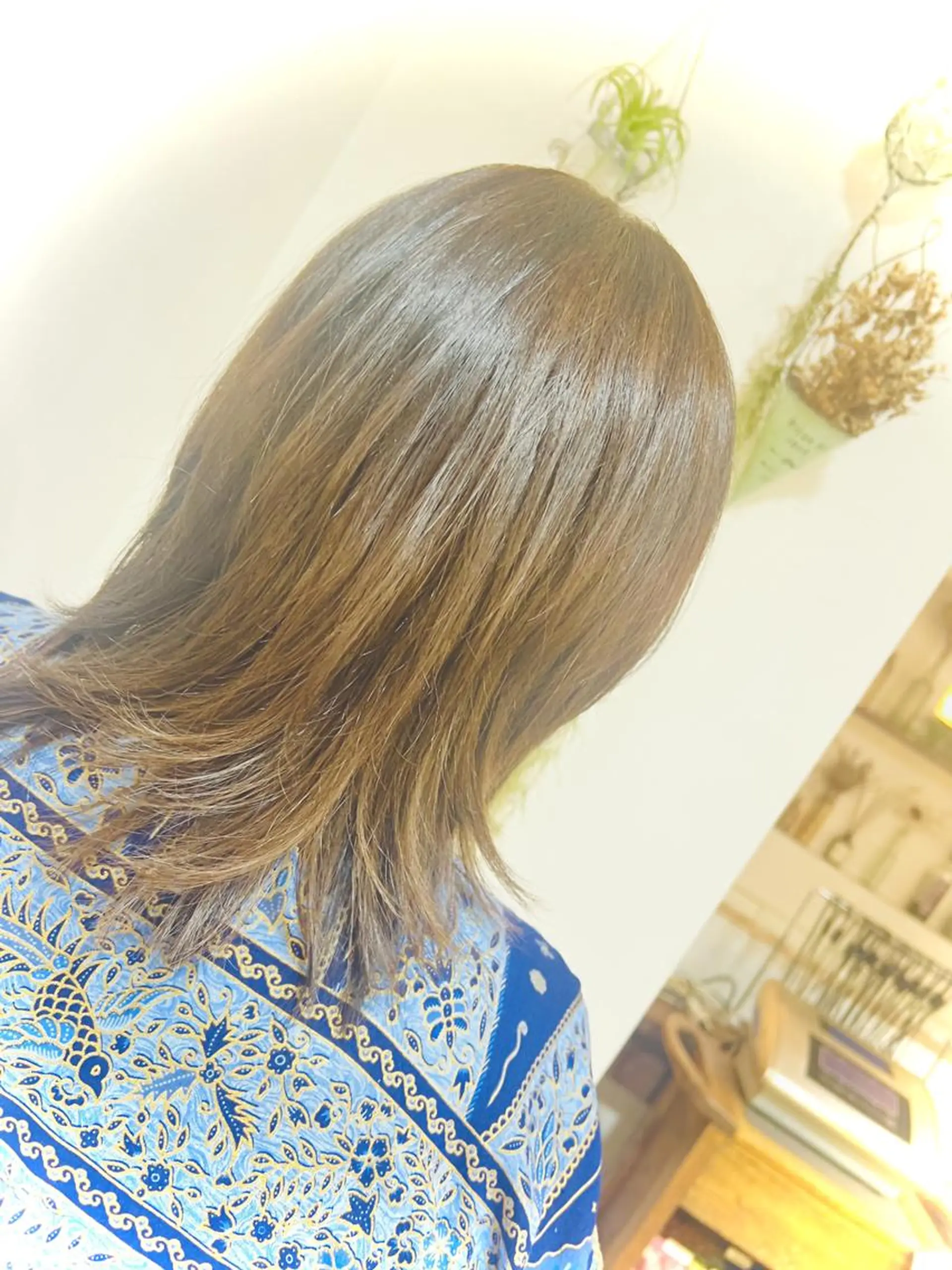 ミディアム レイヤーカット ウルフカット salondeson Meguのヘアスタイル
