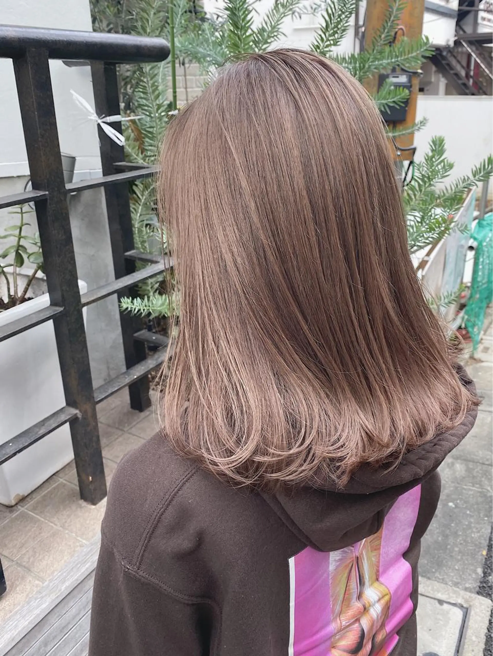 セミロング カラー ヘアアレンジ アディクシーカラー アッシュ アッシュブラック アッシュブラウン アッシュグレー ✨ハイクオリティ✨ 山本香也のヘアスタイル