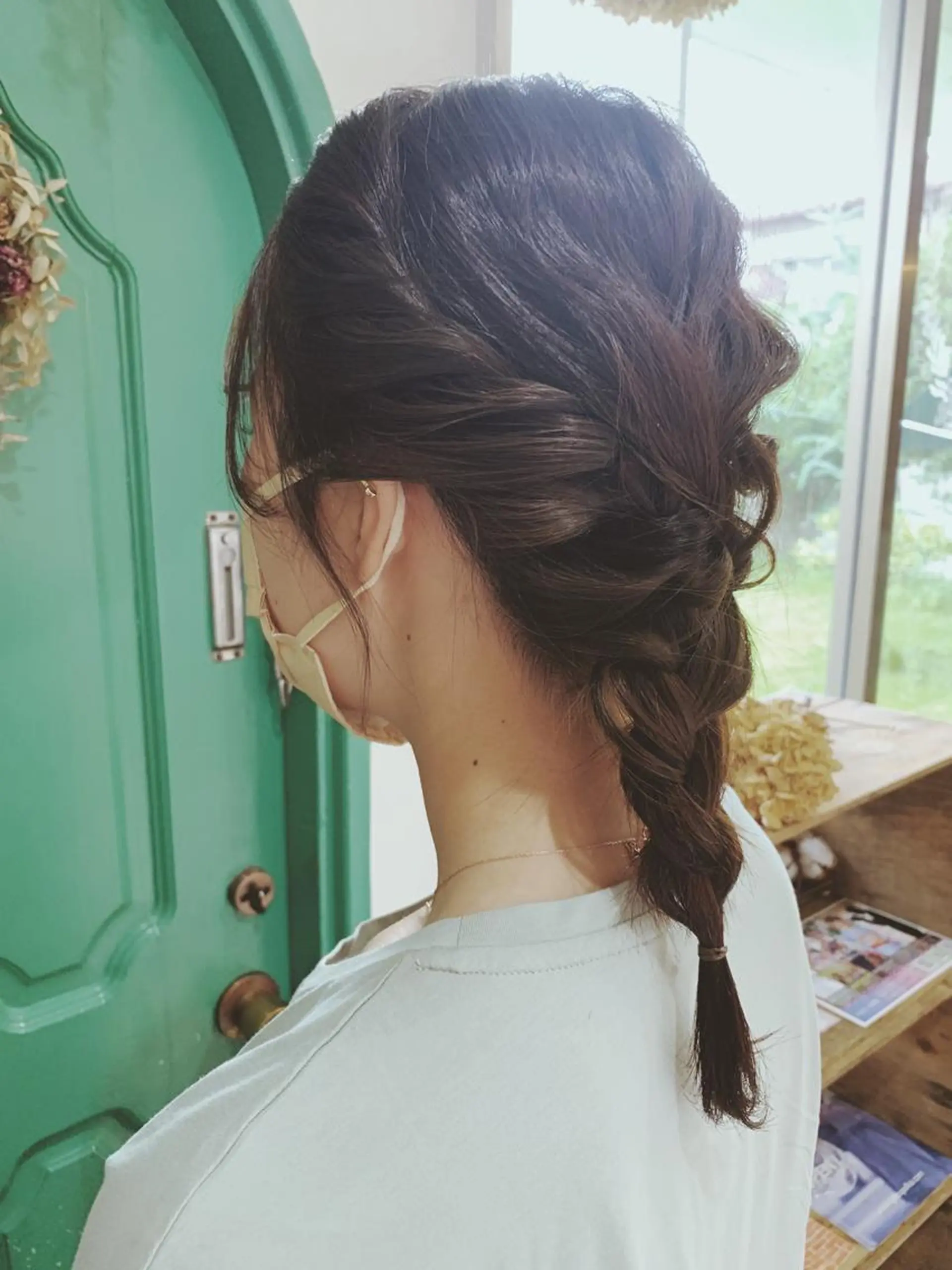 セミロング 佐藤 美咲のヘアスタイル