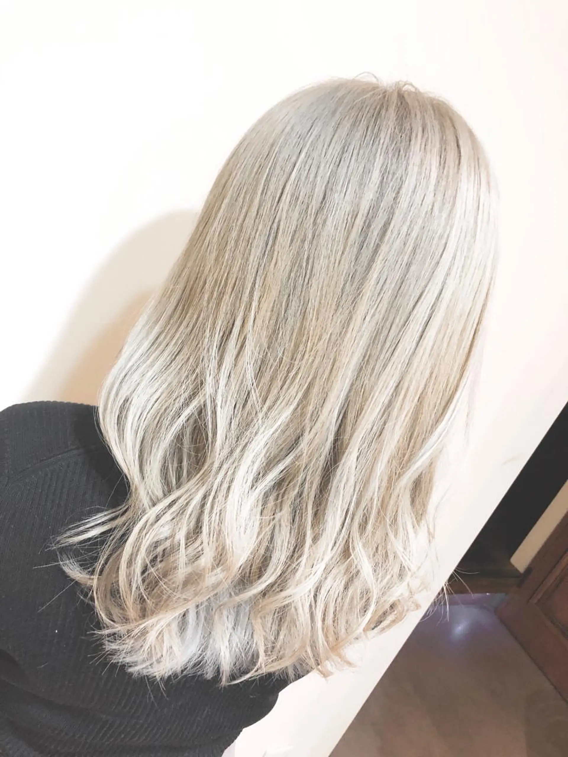 セミロング カラー ブリーチ ヘアカラー トリートメント 💓シールエクステ ルミエールのヘアスタイル