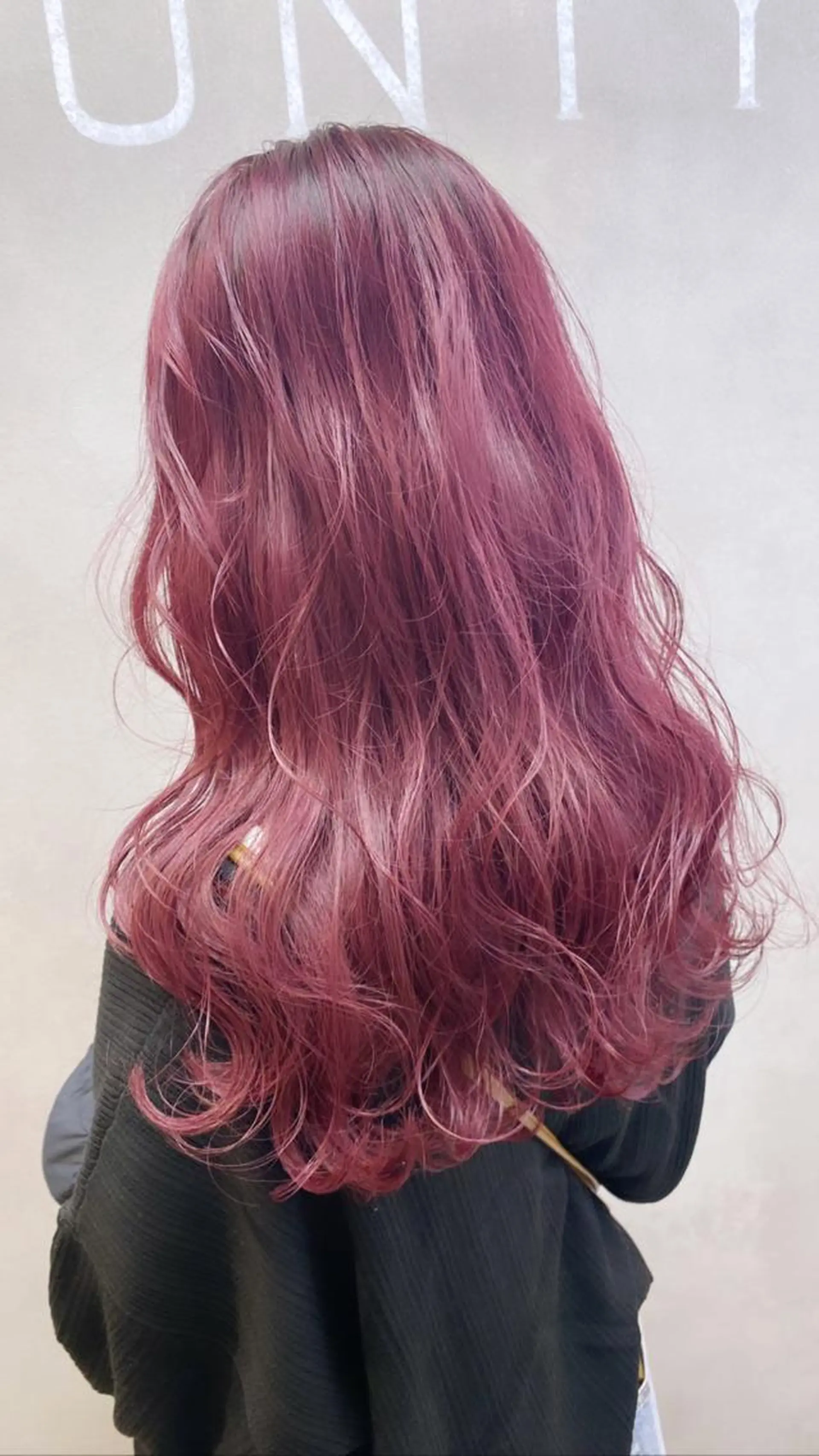 ロング カラー ブリーチ THINK SHOP KANTAのヘアスタイル