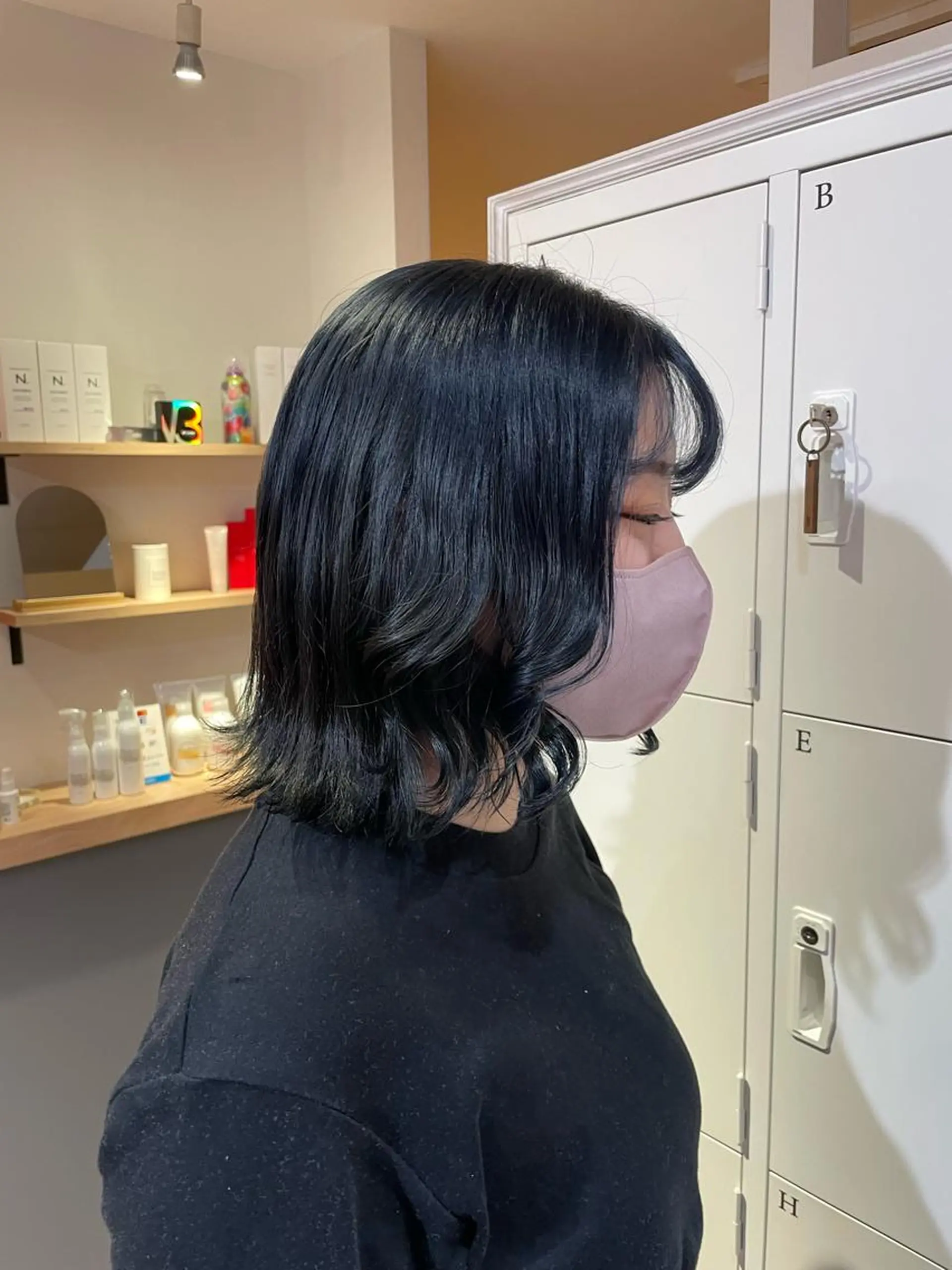 ミディアム カラー akane .のヘアスタイル