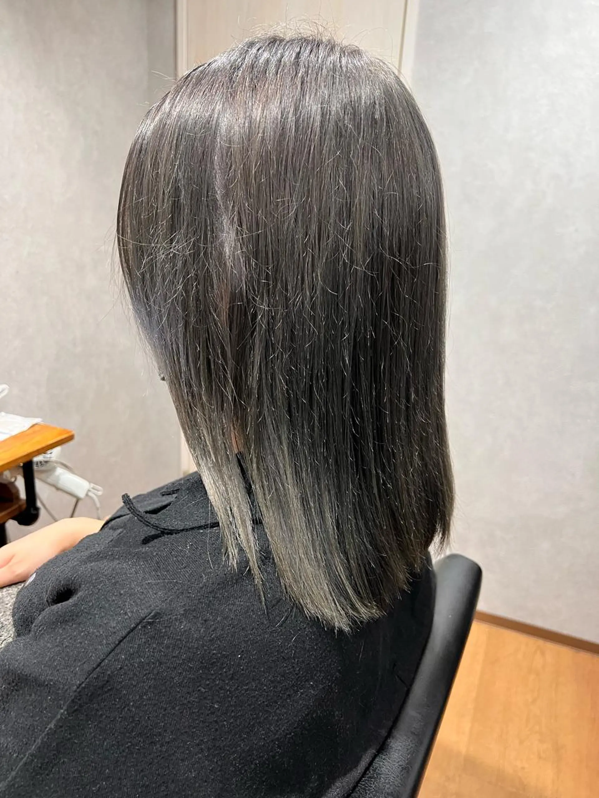 セミロング カット ヘアカラー メンズ特化☝️添田 好恵のヘアスタイル