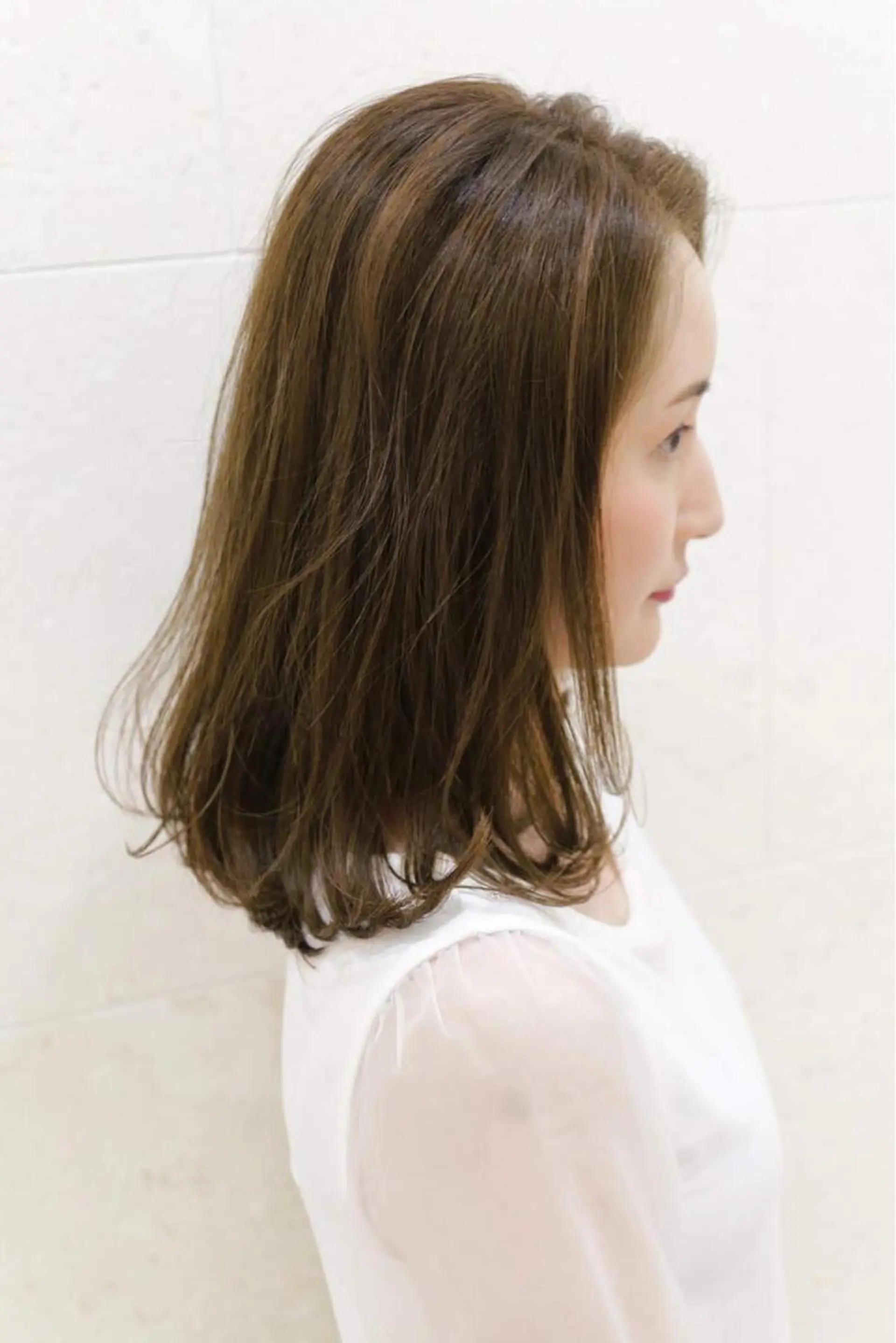 セミロング カラー イルミナカラー カット ヘアカラー トリートメント 斉藤 貴也のヘアスタイル