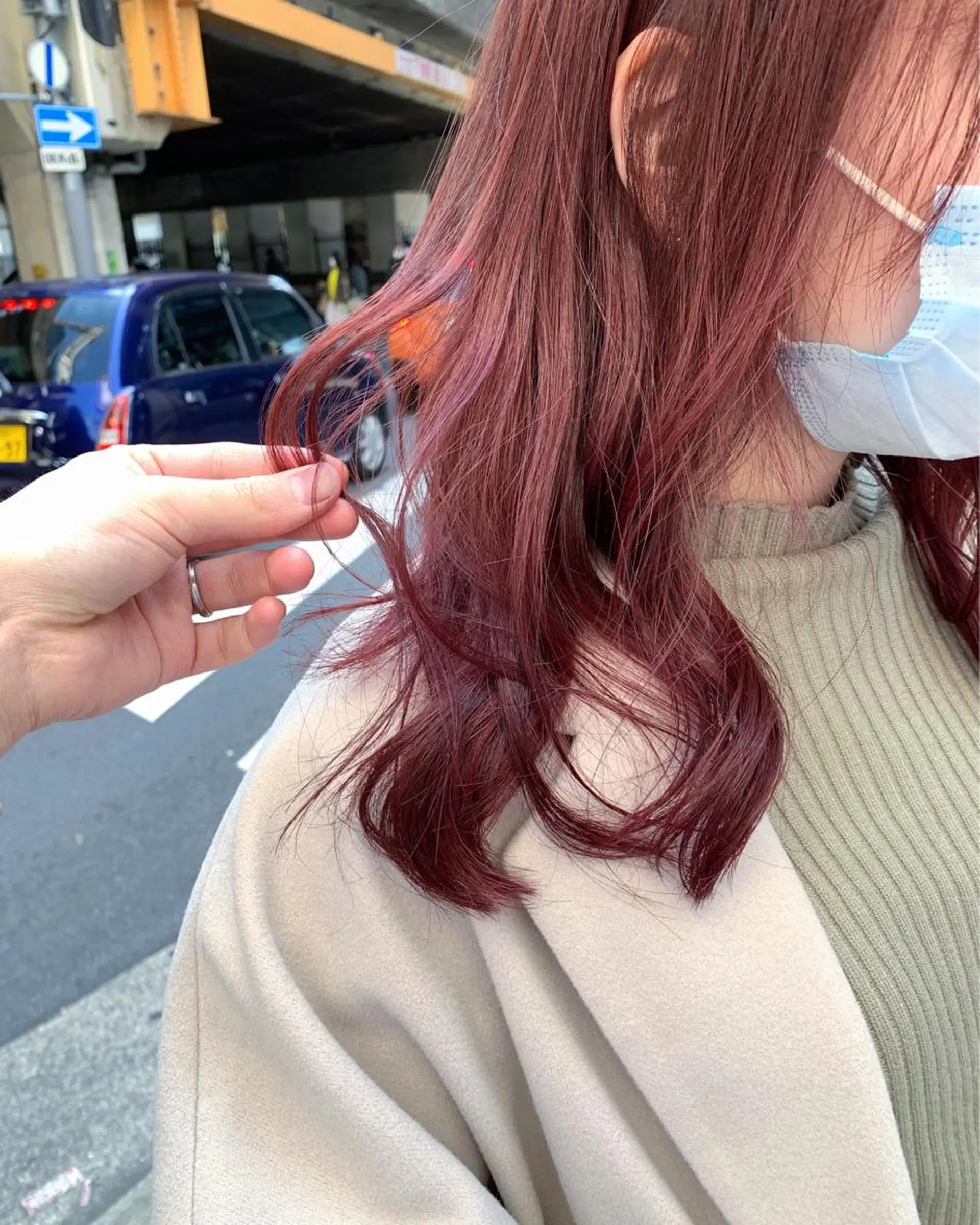 セミロング カラー ピンクカラー レッドカラー 樫原裕二 /柔らかいカラーのヘアスタイル