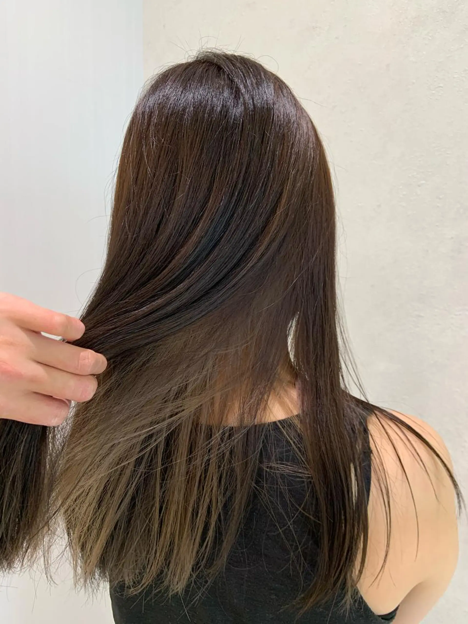 ロング カラー パーマ ヘアアレンジ ベージュカラー ハイトーンカラー🤍 山下 優華のヘアスタイル