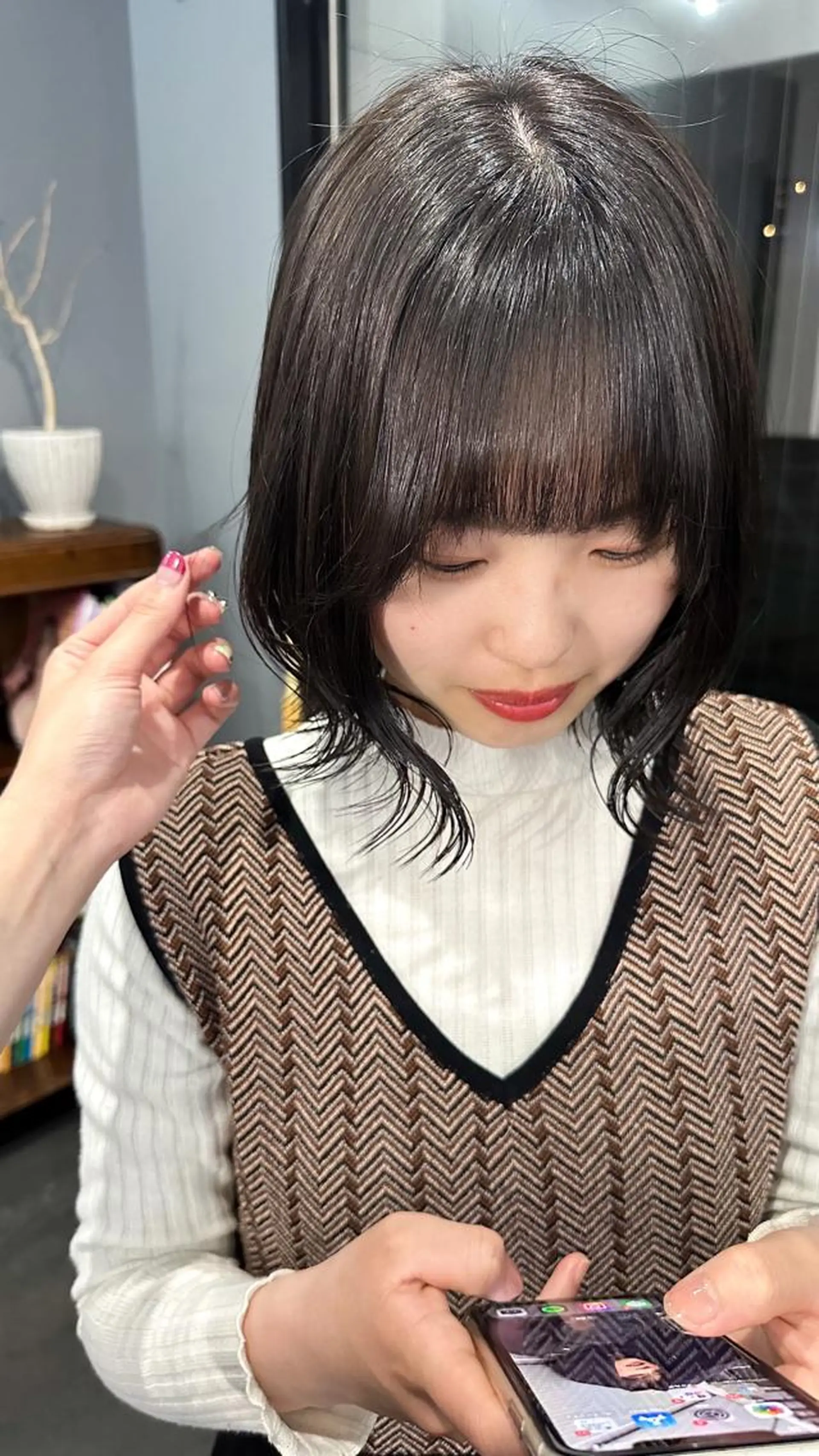 ミディアム カラー オリーブカラー 桒村 沙綾のヘアスタイル